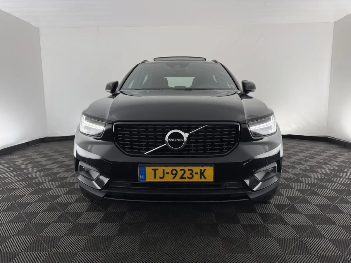 1.5 T3 R-Design *PANO | LEATHER-MICROFIBRE | FULL-LED | HARMAN/KARDON | HEATED-SPORTSEATS | DIGI-COCKPIT | NAVI-FULLMAP | ECC | PDC | CRUISE | TOWBAR | 18''ALU*