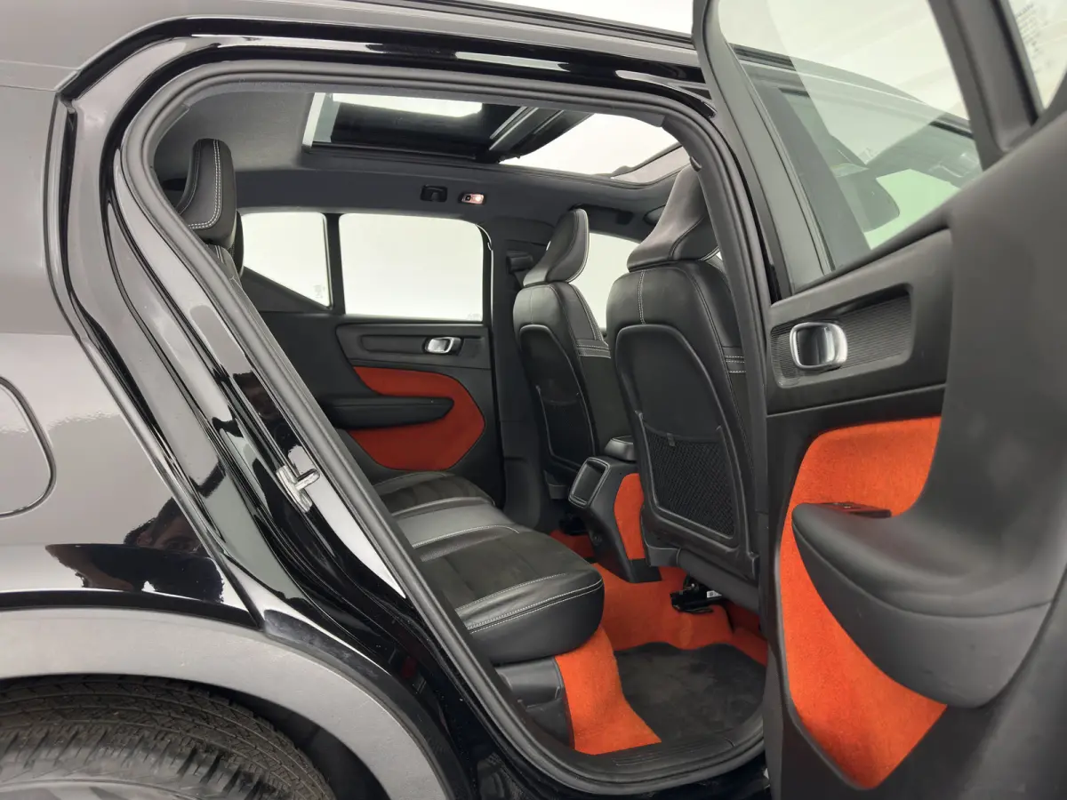 1.5 T3 R-Design *PANO | LEATHER-MICROFIBRE | FULL-LED | HARMAN/KARDON | HEATED-SPORTSEATS | DIGI-COCKPIT | NAVI-FULLMAP | ECC | PDC | CRUISE | TOWBAR | 18''ALU*
