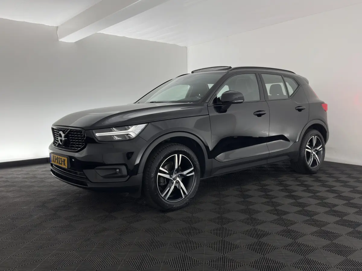 1.5 T3 R-Design *PANO | LEATHER-MICROFIBRE | FULL-LED | HARMAN/KARDON | HEATED-SPORTSEATS | DIGI-COCKPIT | NAVI-FULLMAP | ECC | PDC | CRUISE | TOWBAR | 18''ALU*