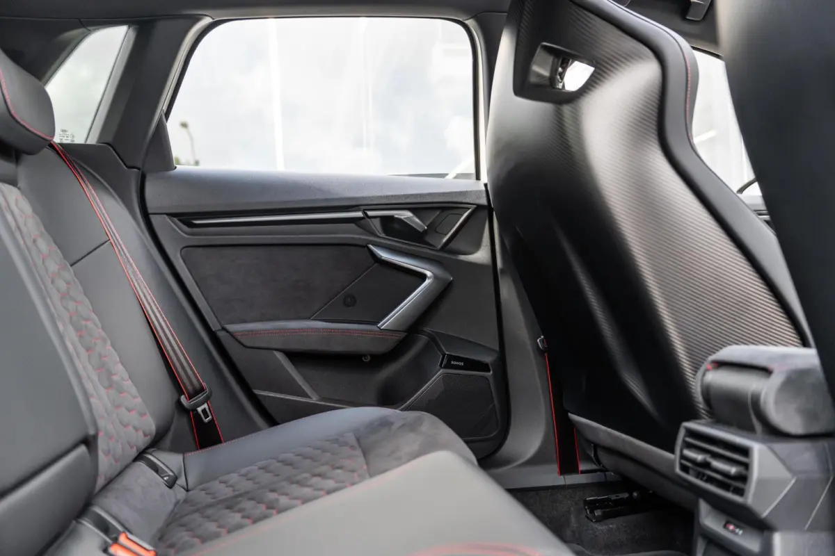 RS 3 2.5 TFSI quattro Pano Sonos Carbon Schaalstoelen