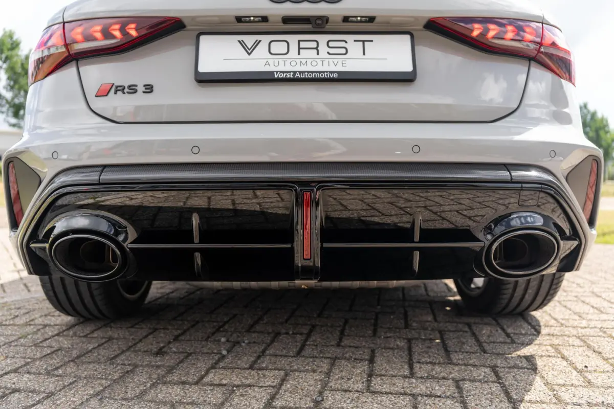 RS 3 2.5 TFSI quattro Pano Sonos Carbon Schaalstoelen