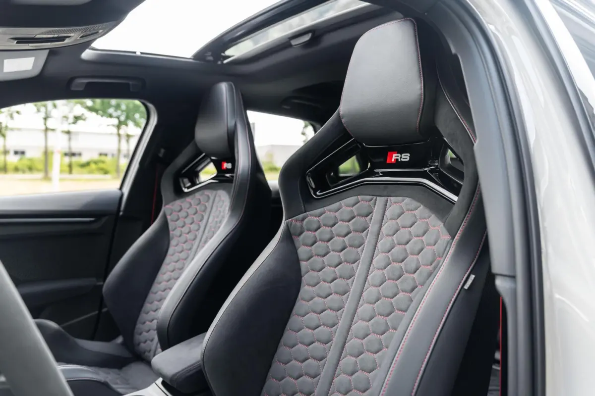 RS 3 2.5 TFSI quattro Pano Sonos Carbon Schaalstoelen
