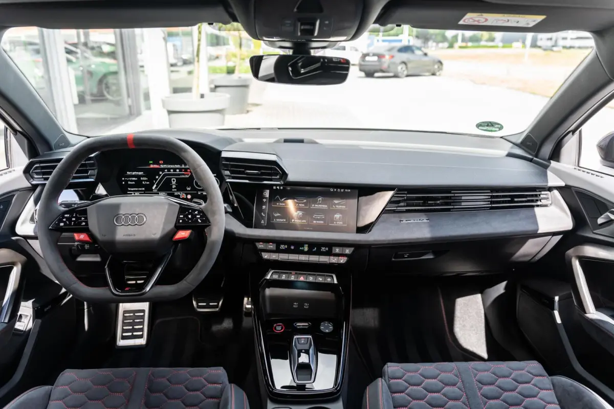 RS 3 2.5 TFSI quattro Pano Sonos Carbon Schaalstoelen