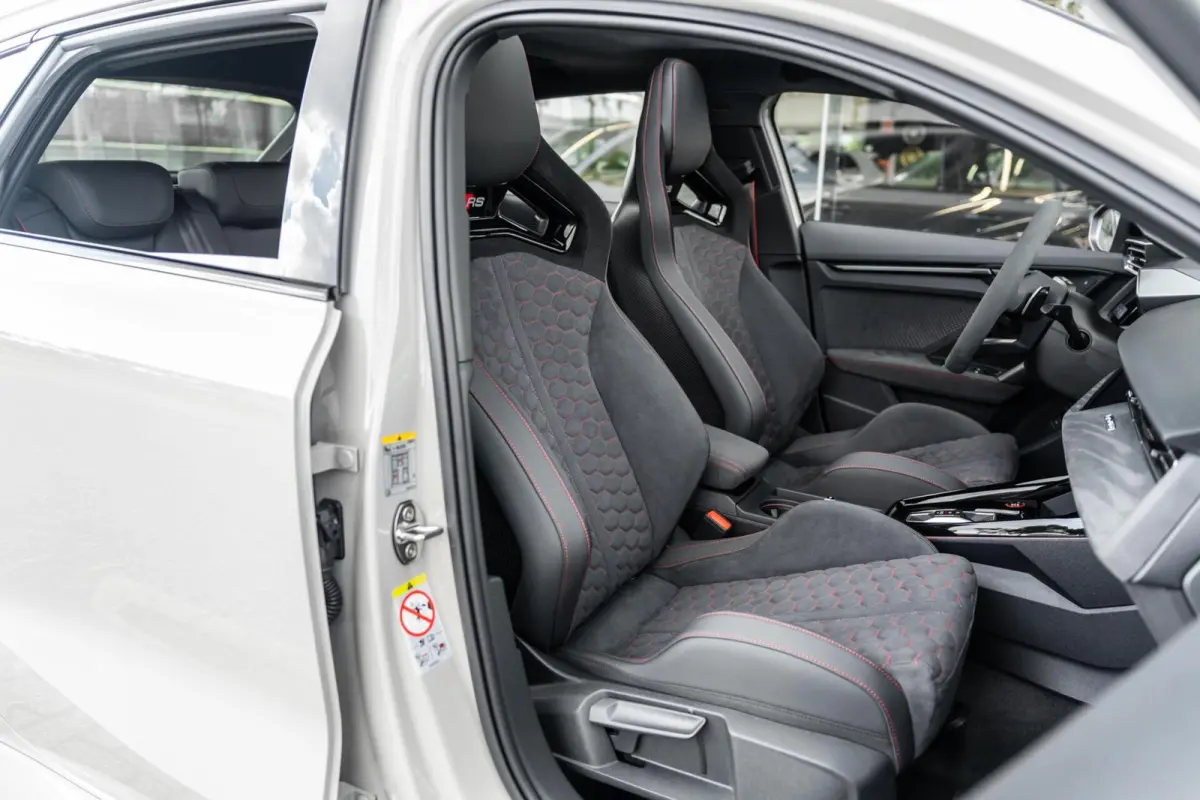 RS 3 2.5 TFSI quattro Pano Sonos Carbon Schaalstoelen