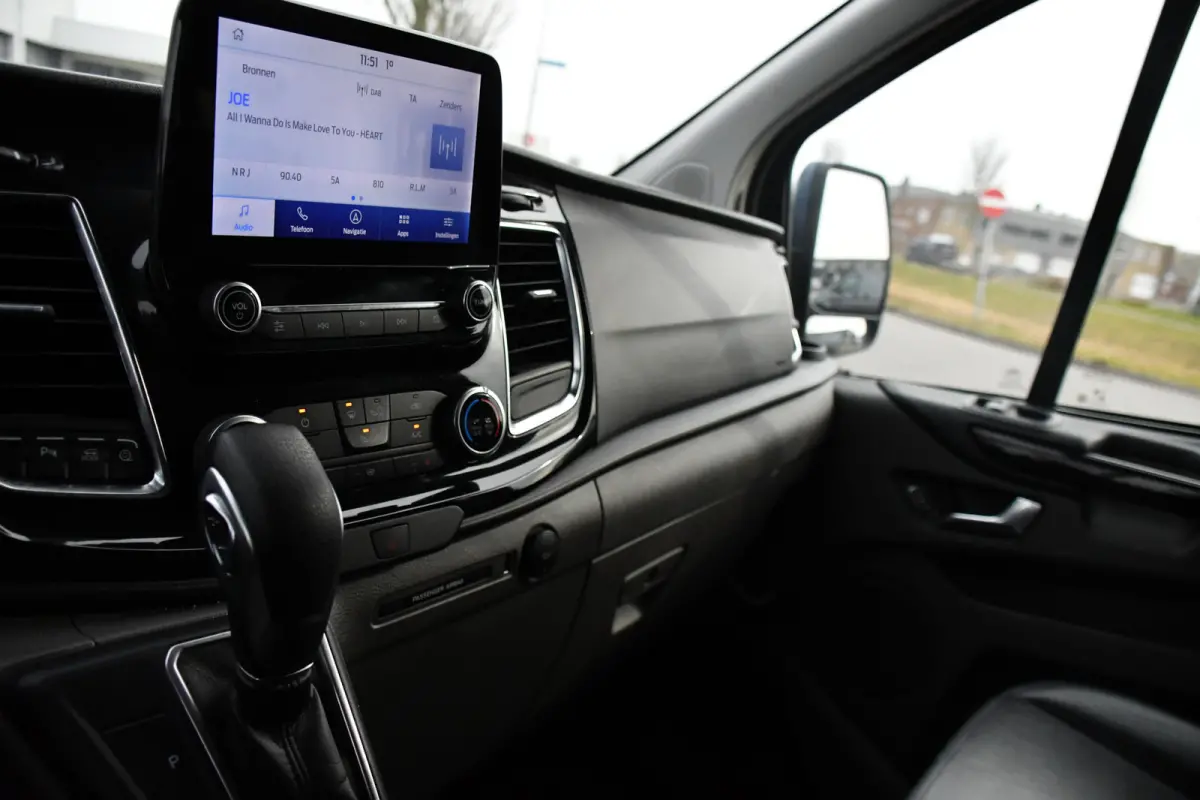 320 2.0 TDCI L1H1 Sport DC Camera, Cruise, Carplay, 170pk, 2 x Schuifdeur, Automaat, LED, Leder, Stoelverwarming, Uniek!