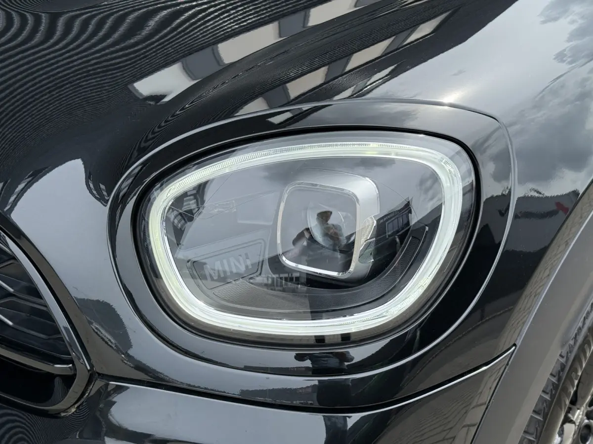 2.0 Cooper SE ALL4 Leder/Camera/Apple