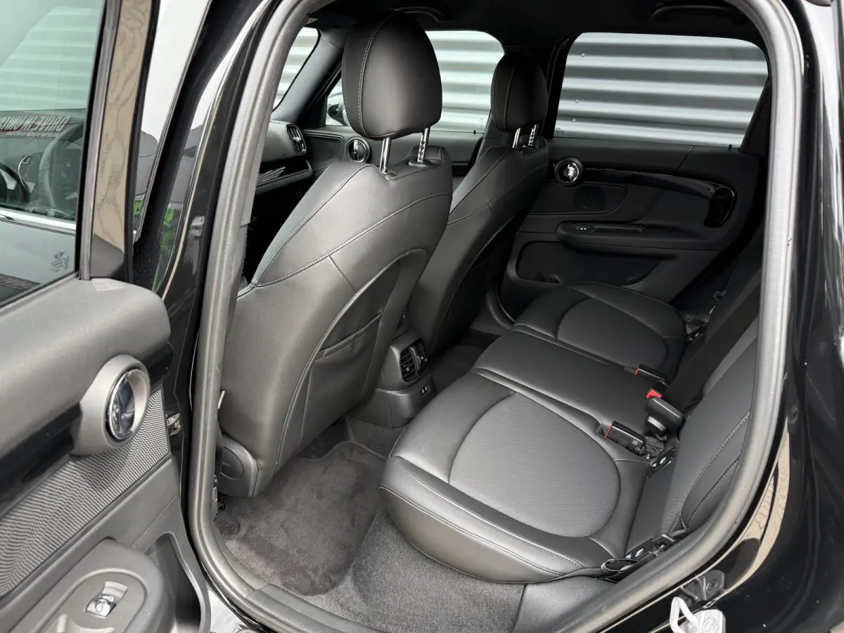 2.0 Cooper SE ALL4 Leder/Camera/Apple