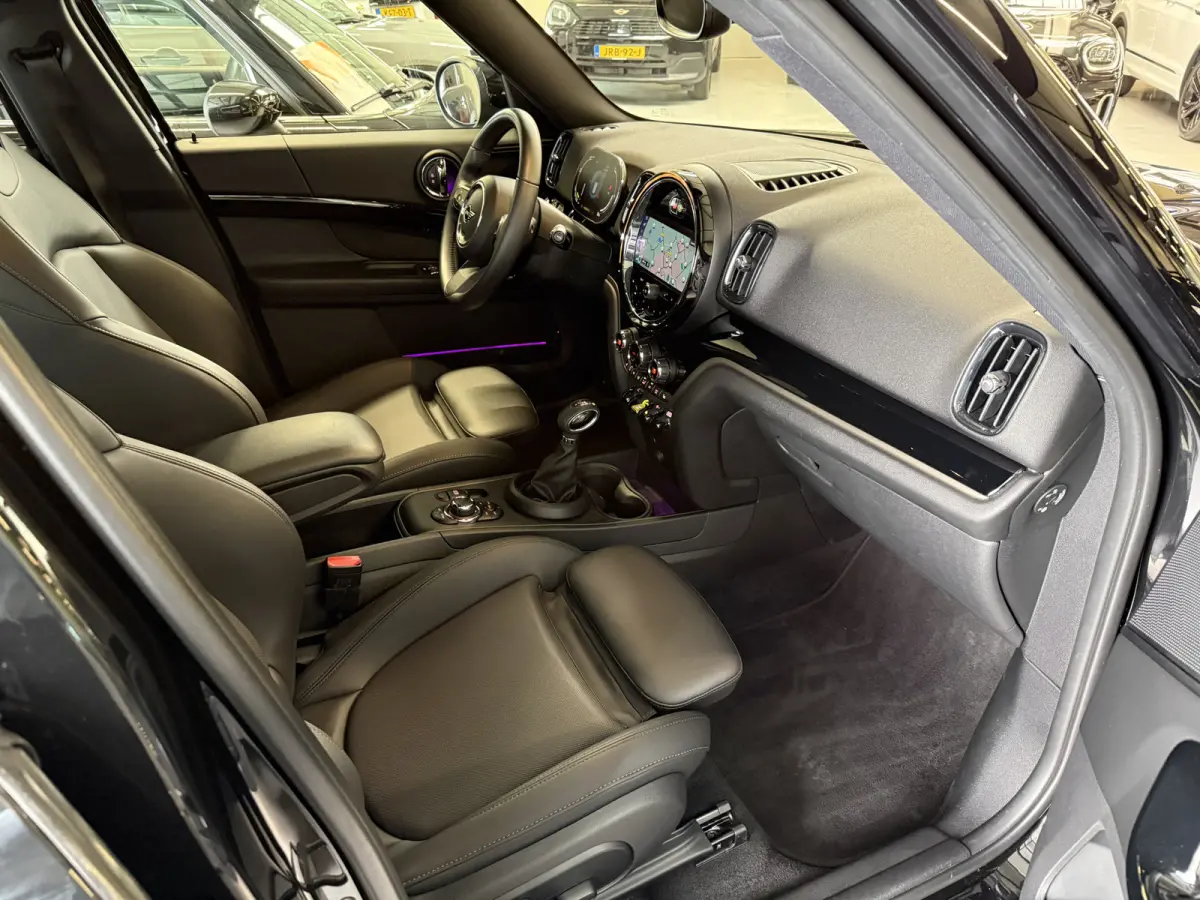 2.0 Cooper SE ALL4 Leder/Camera/Apple