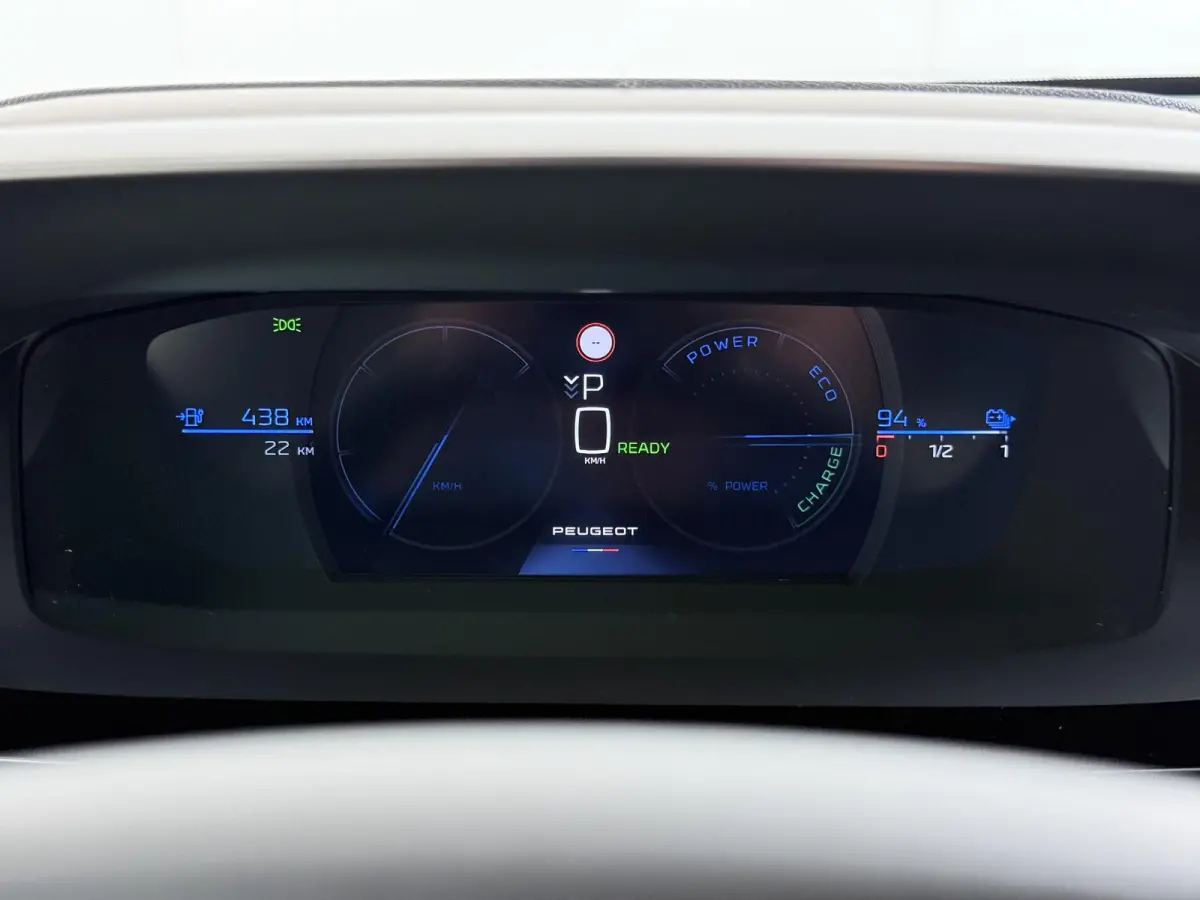 GT 58 kWh VAN:43.740,- VOOR:35.877,- UW HERFSTVOORDEEL:7.863,-NIEUWE AUTO 13KM!| FULL OPTION| PANO| FOCAL AUDIO| 360 CAMERA| ELEKTRISCHE ACHTERKLEP| ELEK. STOELEN| STOEL + STUURVERWARMING ME