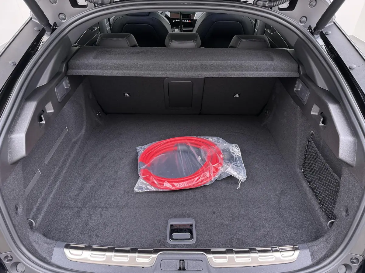 GT 58 kWh VAN:43.740,- VOOR:35.877,- UW HERFSTVOORDEEL:7.863,-NIEUWE AUTO 13KM!| FULL OPTION| PANO| FOCAL AUDIO| 360 CAMERA| ELEKTRISCHE ACHTERKLEP| ELEK. STOELEN| STOEL + STUURVERWARMING ME