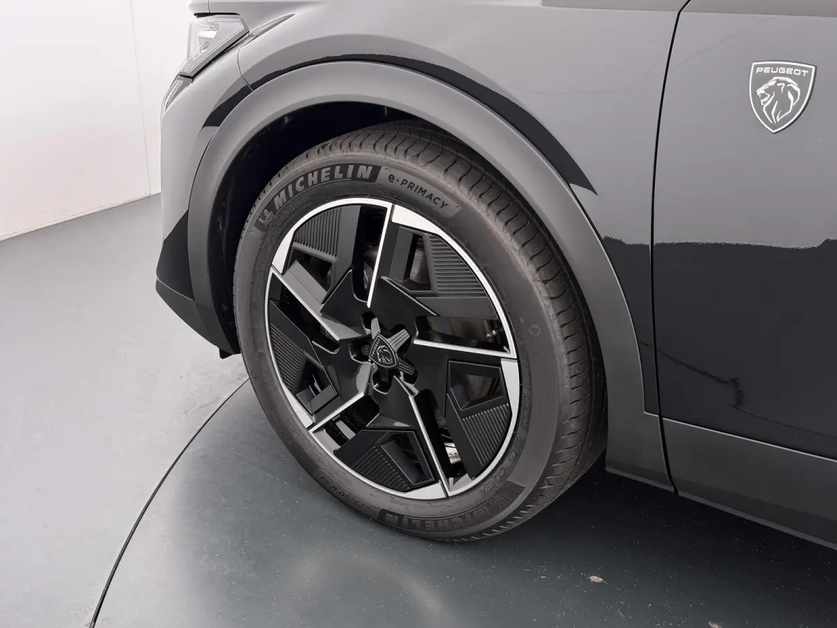 GT 58 kWh VAN:43.740,- VOOR:35.877,- UW HERFSTVOORDEEL:7.863,-NIEUWE AUTO 13KM!| FULL OPTION| PANO| FOCAL AUDIO| 360 CAMERA| ELEKTRISCHE ACHTERKLEP| ELEK. STOELEN| STOEL + STUURVERWARMING ME