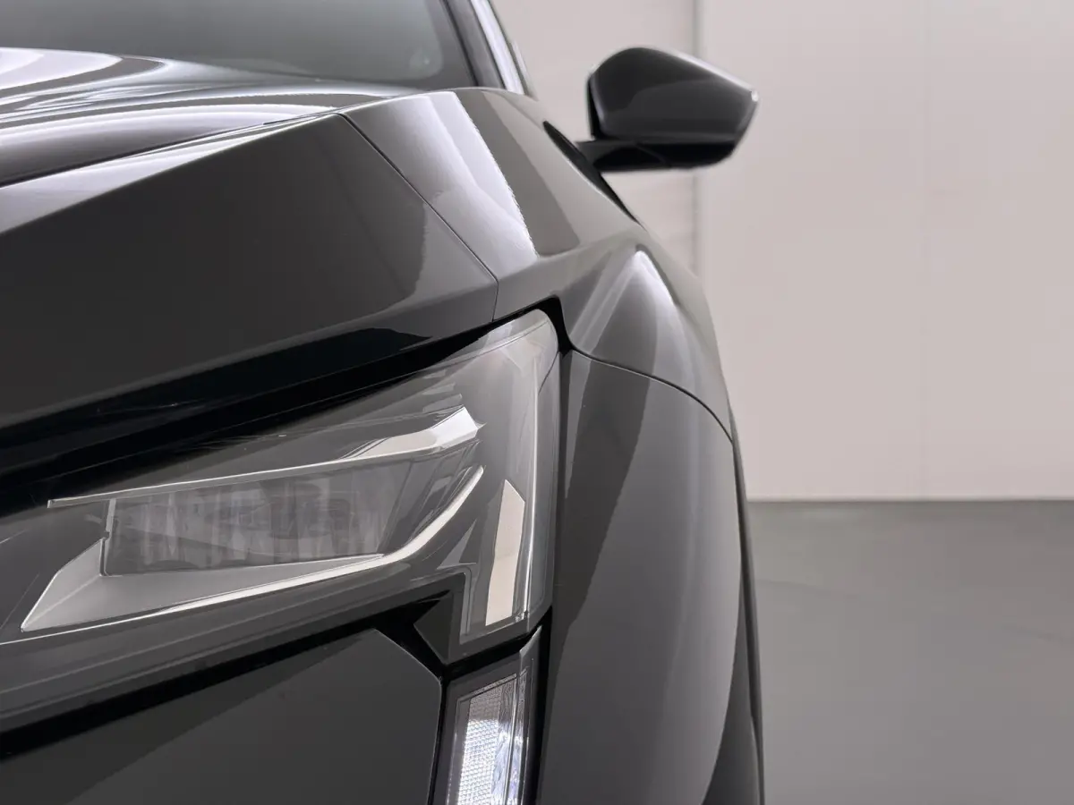 GT 58 kWh VAN:43.740,- VOOR:35.877,- UW HERFSTVOORDEEL:7.863,-NIEUWE AUTO 13KM!| FULL OPTION| PANO| FOCAL AUDIO| 360 CAMERA| ELEKTRISCHE ACHTERKLEP| ELEK. STOELEN| STOEL + STUURVERWARMING ME