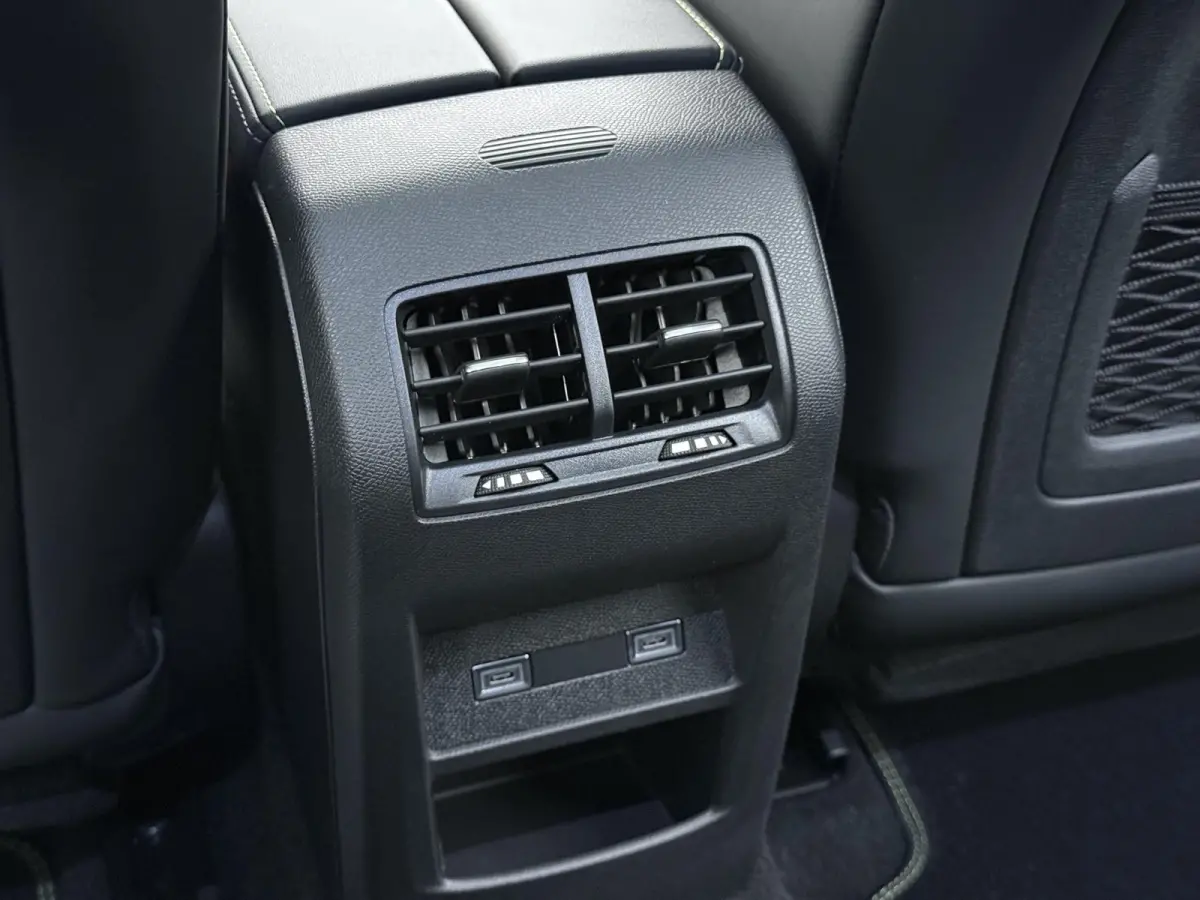 GT 58 kWh VAN:43.740,- VOOR:35.877,- UW HERFSTVOORDEEL:7.863,-NIEUWE AUTO 13KM!| FULL OPTION| PANO| FOCAL AUDIO| 360 CAMERA| ELEKTRISCHE ACHTERKLEP| ELEK. STOELEN| STOEL + STUURVERWARMING ME