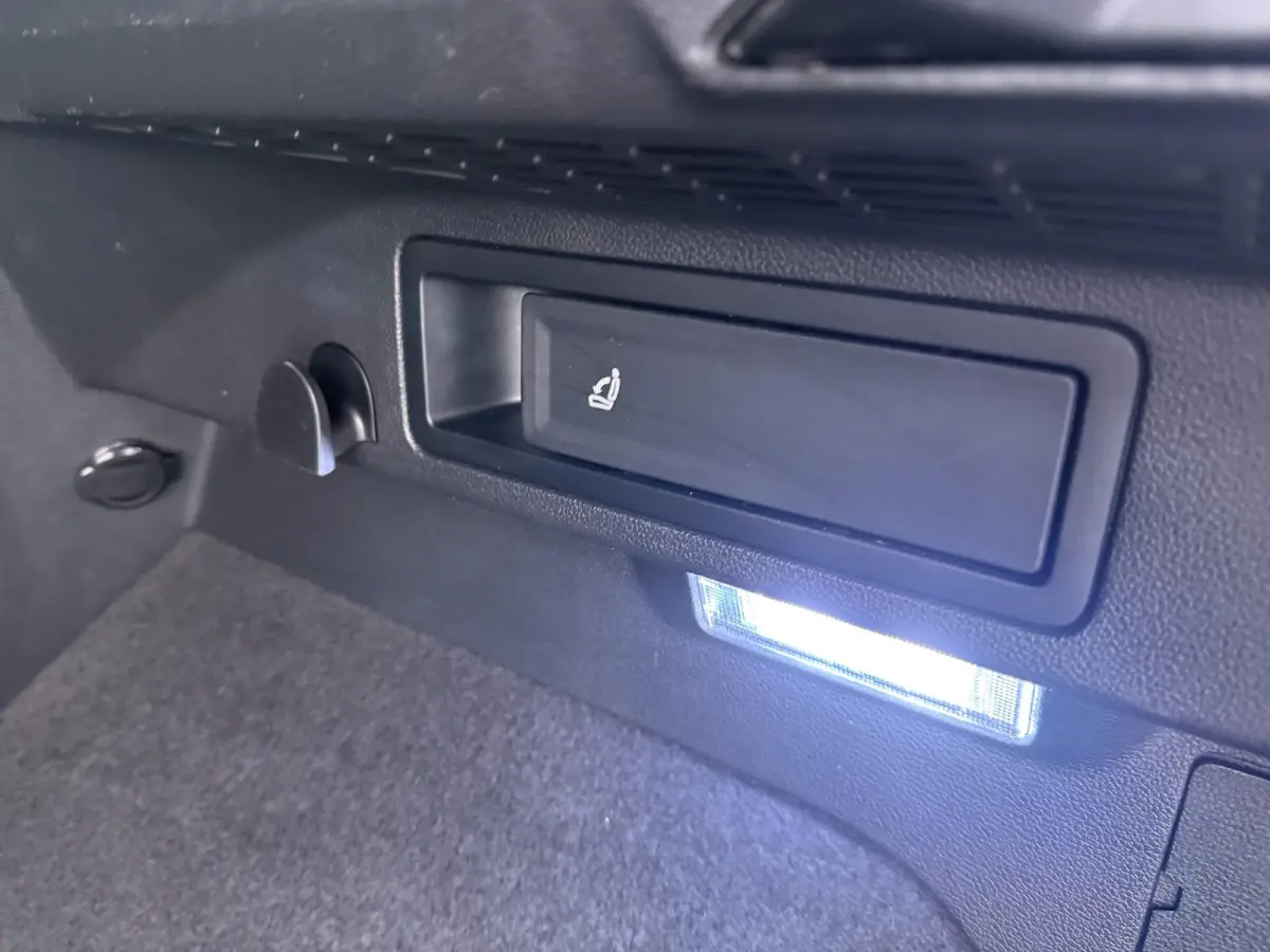 1.4 TSI eHybrid PHEV VAN:30.900,- VOOR:27.877,- UW HERFSTVOORDEEL:3.023,- DIRECT LEVERBAAR | RECENT ONDERHOUD UITGEVOERD | 360 CAMERA ZICHT | STOEL- EN STUURWIELVERWARMING | PANORAMADAK | IN
