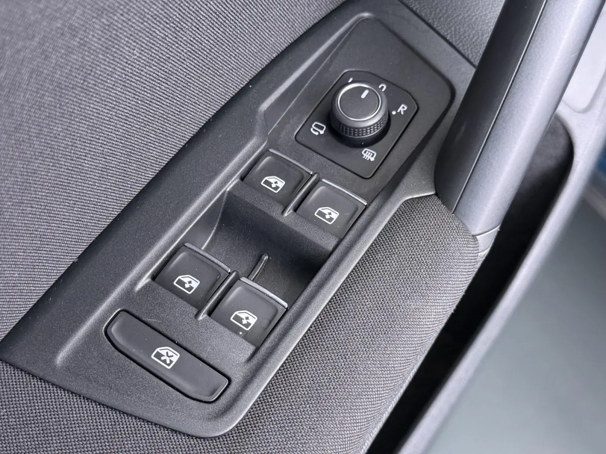 1.4 TSI eHybrid PHEV VAN:30.900,- VOOR:27.877,- UW HERFSTVOORDEEL:3.023,- DIRECT LEVERBAAR | RECENT ONDERHOUD UITGEVOERD | 360 CAMERA ZICHT | STOEL- EN STUURWIELVERWARMING | PANORAMADAK | IN