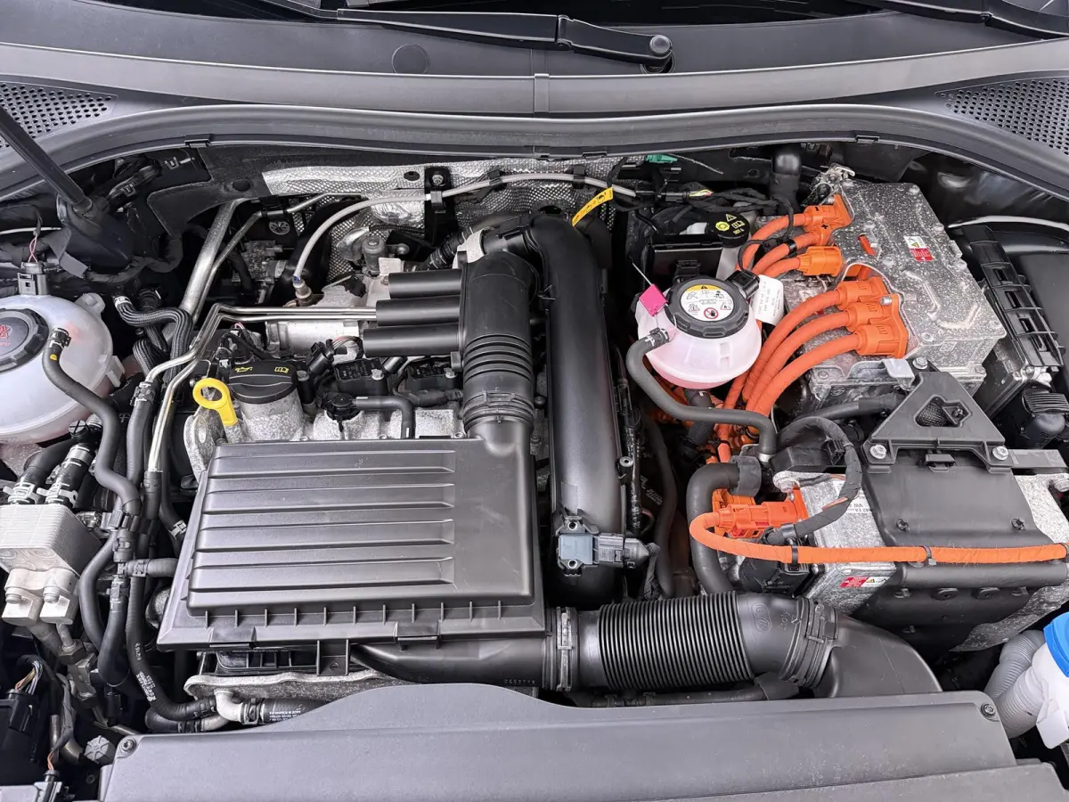 1.4 TSI eHybrid PHEV VAN:30.900,- VOOR:27.877,- UW HERFSTVOORDEEL:3.023,- DIRECT LEVERBAAR | RECENT ONDERHOUD UITGEVOERD | 360 CAMERA ZICHT | STOEL- EN STUURWIELVERWARMING | PANORAMADAK | IN