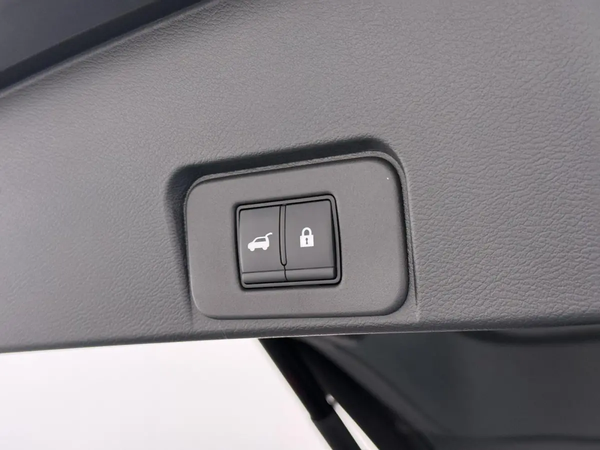 1.5 e-4orce N-Connecta Family Pack VAN:43.900,- VOOR:39.877,- UW HERFSTVOORDEEL:4.023,- NET ONDERHOUD GEHAD BIJ NISSAN!| VOLLEDIGE FABRIEKS GARANTIE TOT 03-2028 | VOOR & ACHTERSTOELEN VERWAR