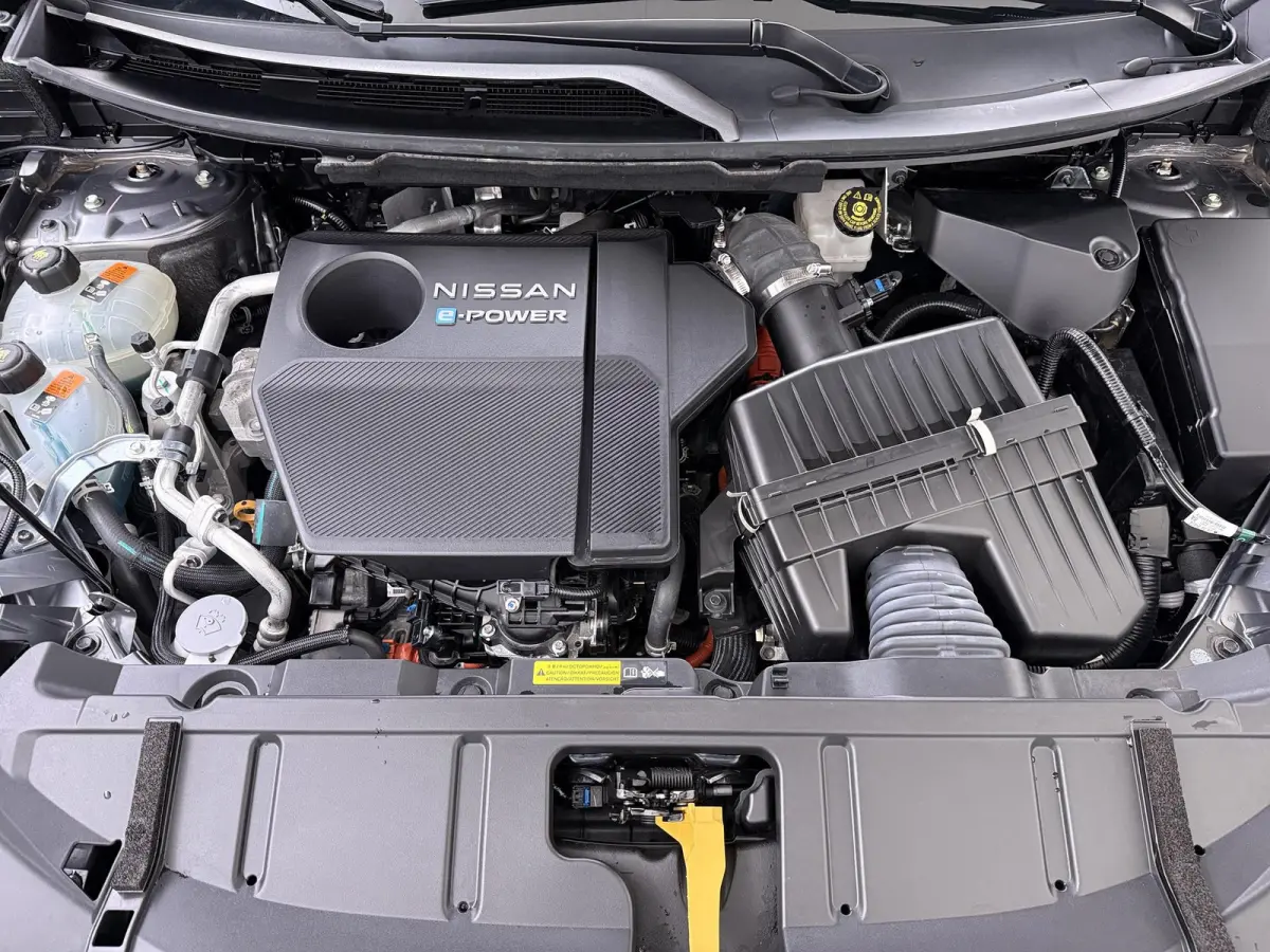 1.5 e-4orce N-Connecta Family Pack VAN:43.900,- VOOR:39.877,- UW HERFSTVOORDEEL:4.023,- NET ONDERHOUD GEHAD BIJ NISSAN!| VOLLEDIGE FABRIEKS GARANTIE TOT 03-2028 | VOOR & ACHTERSTOELEN VERWAR