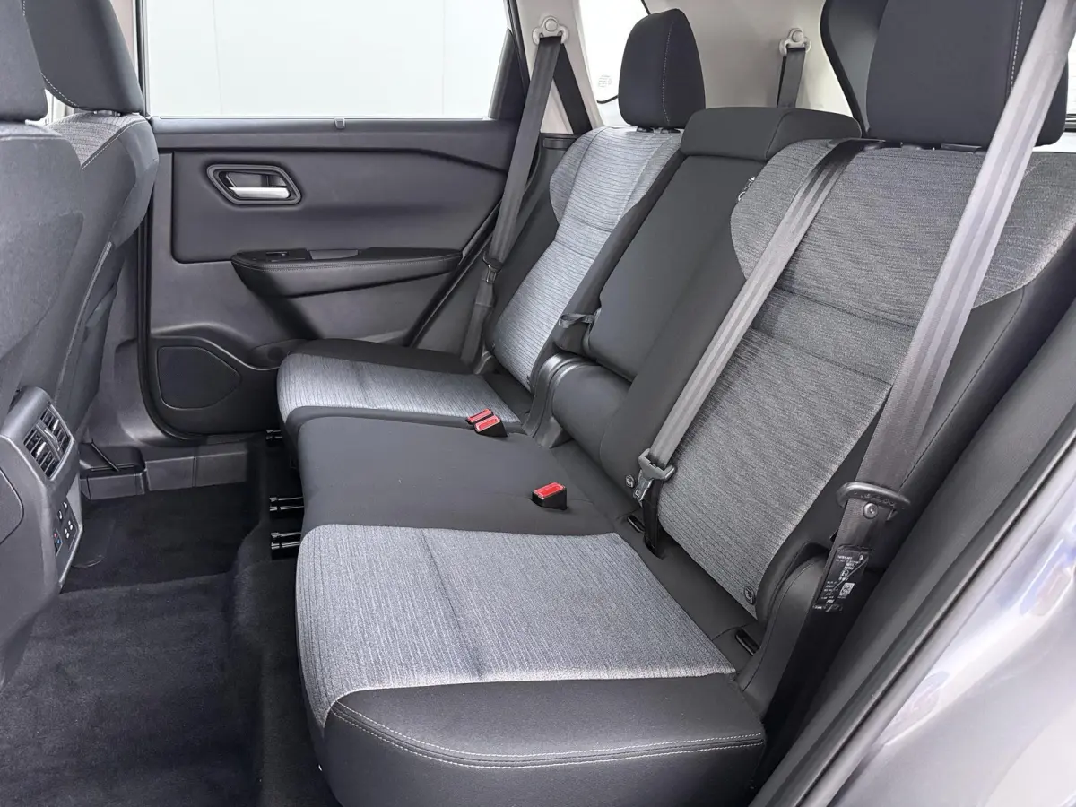 1.5 e-4orce N-Connecta Family Pack VAN:43.900,- VOOR:39.877,- UW HERFSTVOORDEEL:4.023,- NET ONDERHOUD GEHAD BIJ NISSAN!| VOLLEDIGE FABRIEKS GARANTIE TOT 03-2028 | VOOR & ACHTERSTOELEN VERWAR