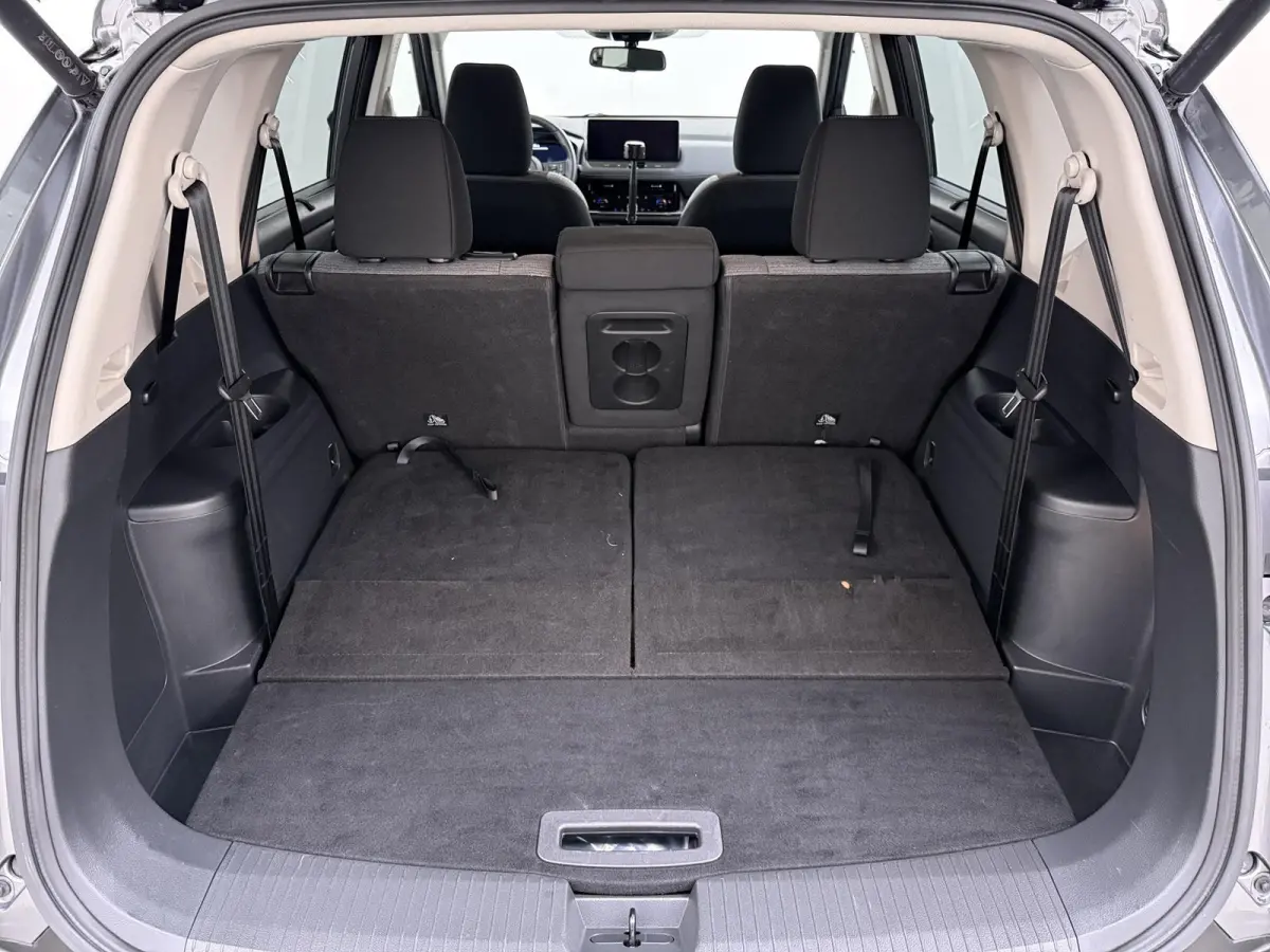 1.5 e-4orce N-Connecta Family Pack VAN:43.900,- VOOR:39.877,- UW HERFSTVOORDEEL:4.023,- NET ONDERHOUD GEHAD BIJ NISSAN!| VOLLEDIGE FABRIEKS GARANTIE TOT 03-2028 | VOOR & ACHTERSTOELEN VERWAR