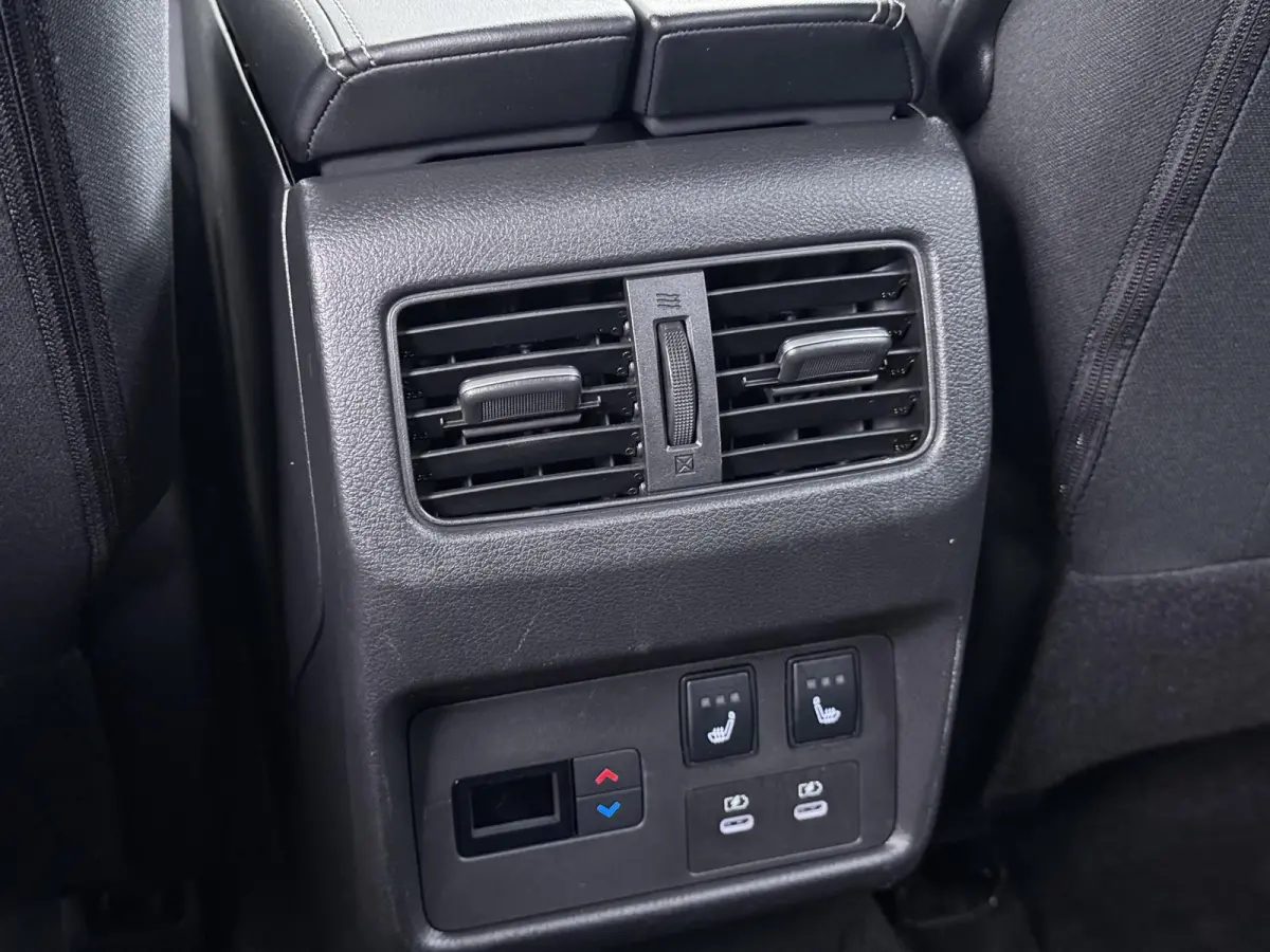 1.5 e-4orce N-Connecta Family Pack VAN:43.900,- VOOR:39.877,- UW HERFSTVOORDEEL:4.023,- NET ONDERHOUD GEHAD BIJ NISSAN!| VOLLEDIGE FABRIEKS GARANTIE TOT 03-2028 | VOOR & ACHTERSTOELEN VERWAR