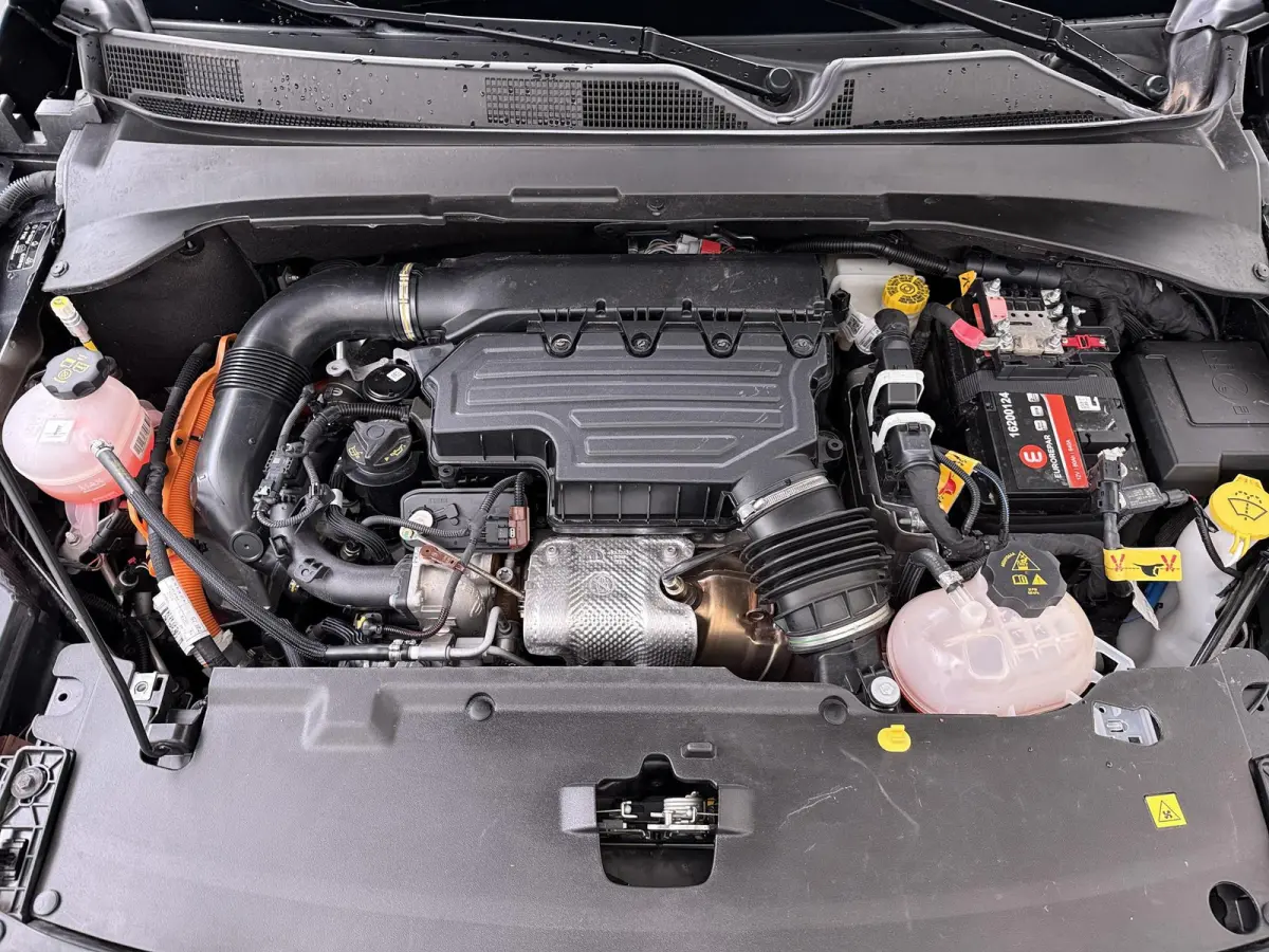 4xe 240 Plug-in Hybrid Trailhawk VAN: 31.900,- VOOR: 26.877,- UW HERFSTVOORDEEL: 5.023,-  1.3 Plug-In Hybrid | 4WD PHEV | ADAPTIVE CRUISE CONTROL | ACHTERUIT RIJ CAMERA | 20.000KM |