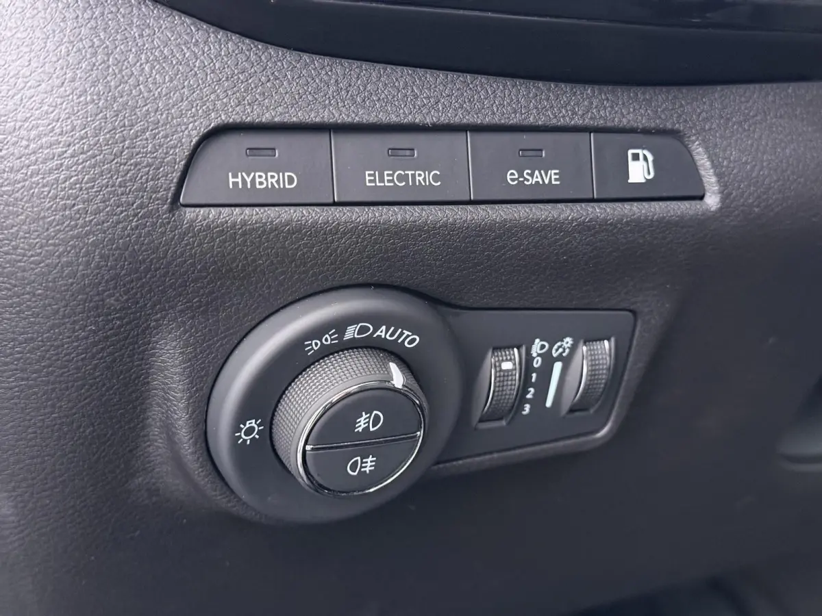 4xe 240 Plug-in Hybrid Trailhawk VAN: 31.900,- VOOR: 26.877,- UW HERFSTVOORDEEL: 5.023,-  1.3 Plug-In Hybrid | 4WD PHEV | ADAPTIVE CRUISE CONTROL | ACHTERUIT RIJ CAMERA | 20.000KM |