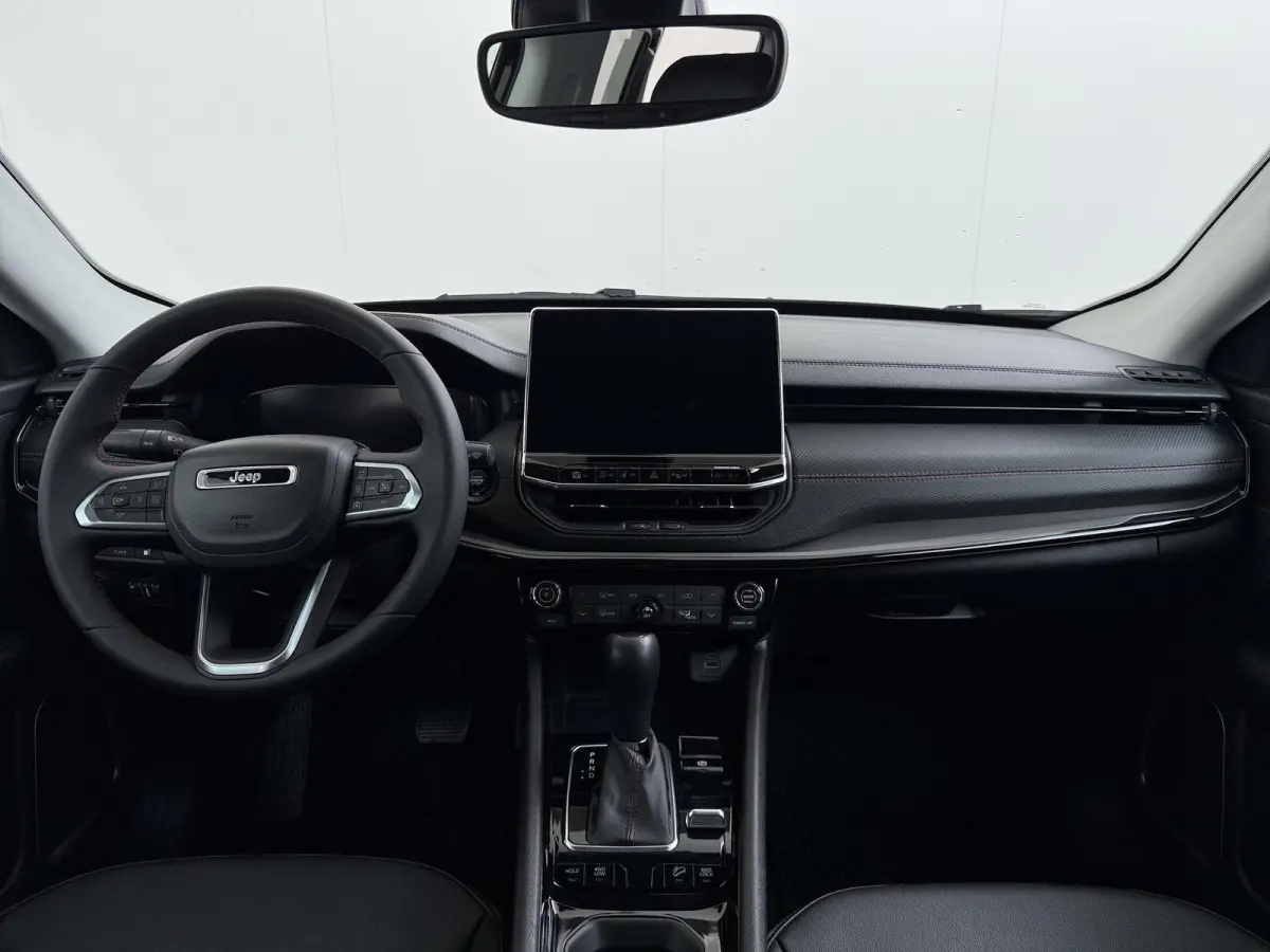4xe 240 Plug-in Hybrid Trailhawk VAN: 31.900,- VOOR: 26.877,- UW HERFSTVOORDEEL: 5.023,-  1.3 Plug-In Hybrid | 4WD PHEV | ADAPTIVE CRUISE CONTROL | ACHTERUIT RIJ CAMERA | 20.000KM |