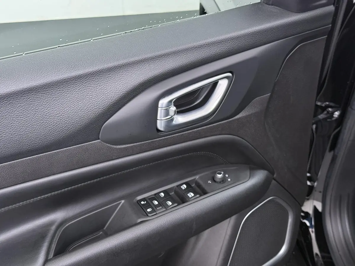 4xe 240 Plug-in Hybrid Trailhawk VAN: 31.900,- VOOR: 26.877,- UW HERFSTVOORDEEL: 5.023,-  1.3 Plug-In Hybrid | 4WD PHEV | ADAPTIVE CRUISE CONTROL | ACHTERUIT RIJ CAMERA | 20.000KM |