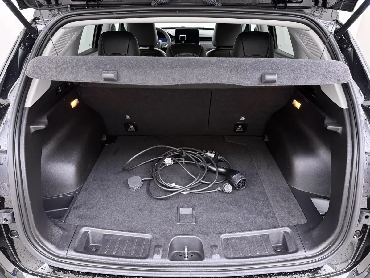 4xe 240 Plug-in Hybrid Trailhawk VAN: 31.900,- VOOR: 26.877,- UW HERFSTVOORDEEL: 5.023,-  1.3 Plug-In Hybrid | 4WD PHEV | ADAPTIVE CRUISE CONTROL | ACHTERUIT RIJ CAMERA | 20.000KM |