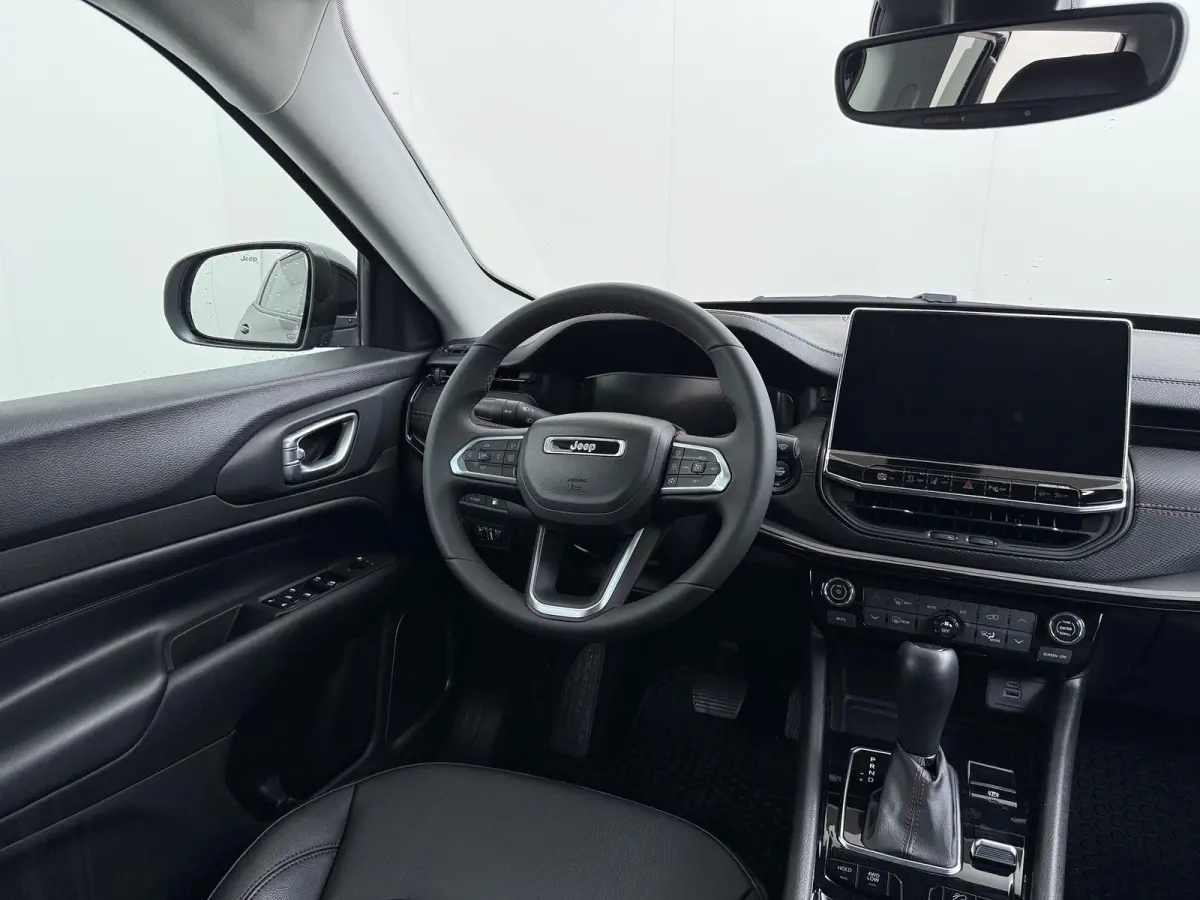 4xe 240 Plug-in Hybrid Trailhawk VAN: 31.900,- VOOR: 26.877,- UW HERFSTVOORDEEL: 5.023,-  1.3 Plug-In Hybrid | 4WD PHEV | ADAPTIVE CRUISE CONTROL | ACHTERUIT RIJ CAMERA | 20.000KM |