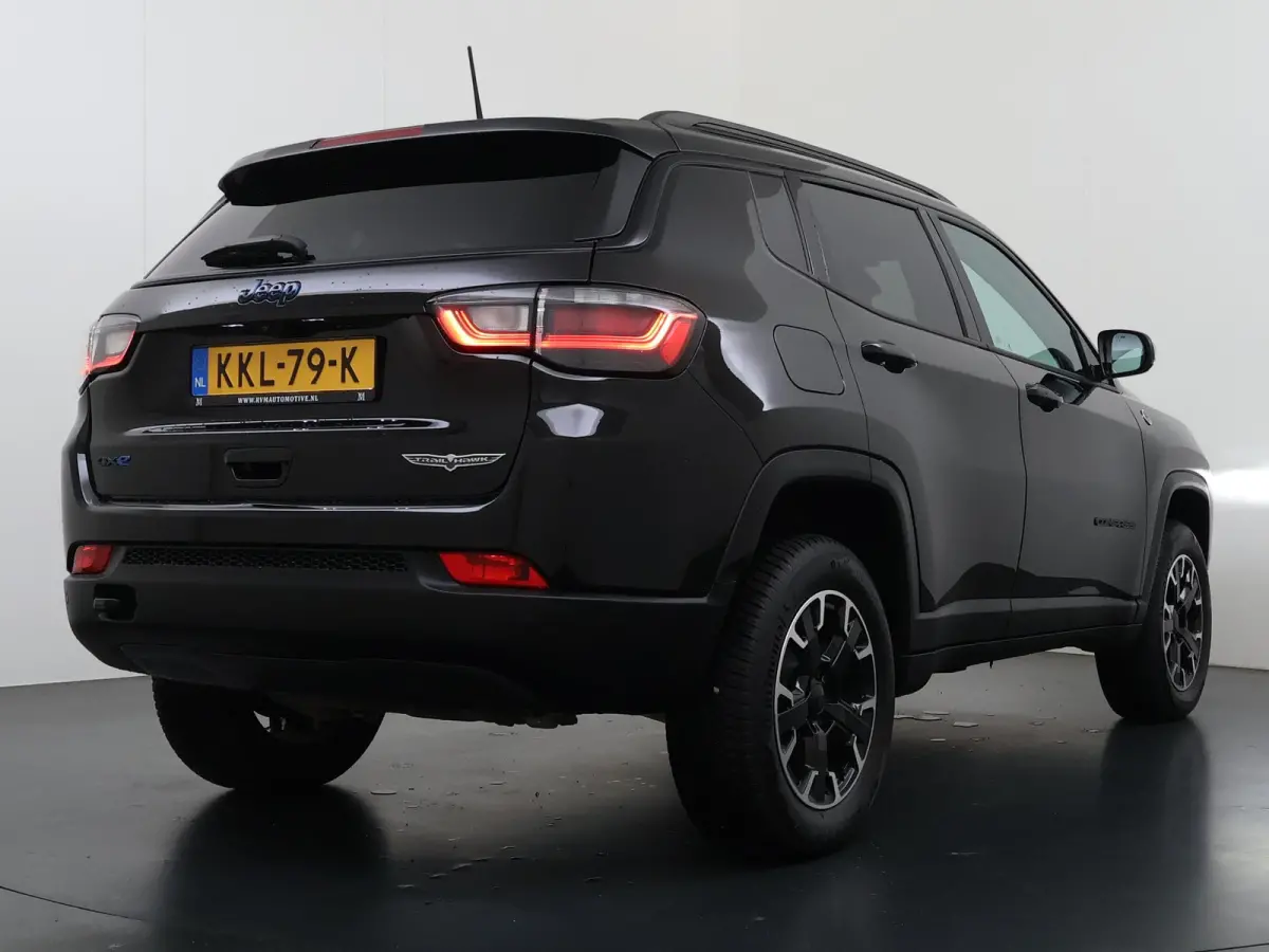 4xe 240 Plug-in Hybrid Trailhawk VAN: 31.900,- VOOR: 26.877,- UW HERFSTVOORDEEL: 5.023,-  1.3 Plug-In Hybrid | 4WD PHEV | ADAPTIVE CRUISE CONTROL | ACHTERUIT RIJ CAMERA | 20.000KM |