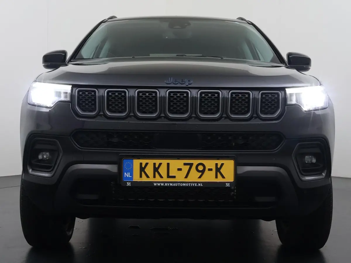 4xe 240 Plug-in Hybrid Trailhawk VAN: 31.900,- VOOR: 26.877,- UW HERFSTVOORDEEL: 5.023,-  1.3 Plug-In Hybrid | 4WD PHEV | ADAPTIVE CRUISE CONTROL | ACHTERUIT RIJ CAMERA | 20.000KM |