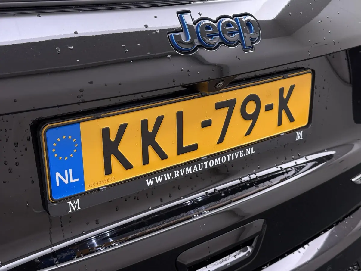 4xe 240 Plug-in Hybrid Trailhawk VAN: 31.900,- VOOR: 26.877,- UW HERFSTVOORDEEL: 5.023,-  1.3 Plug-In Hybrid | 4WD PHEV | ADAPTIVE CRUISE CONTROL | ACHTERUIT RIJ CAMERA | 20.000KM |