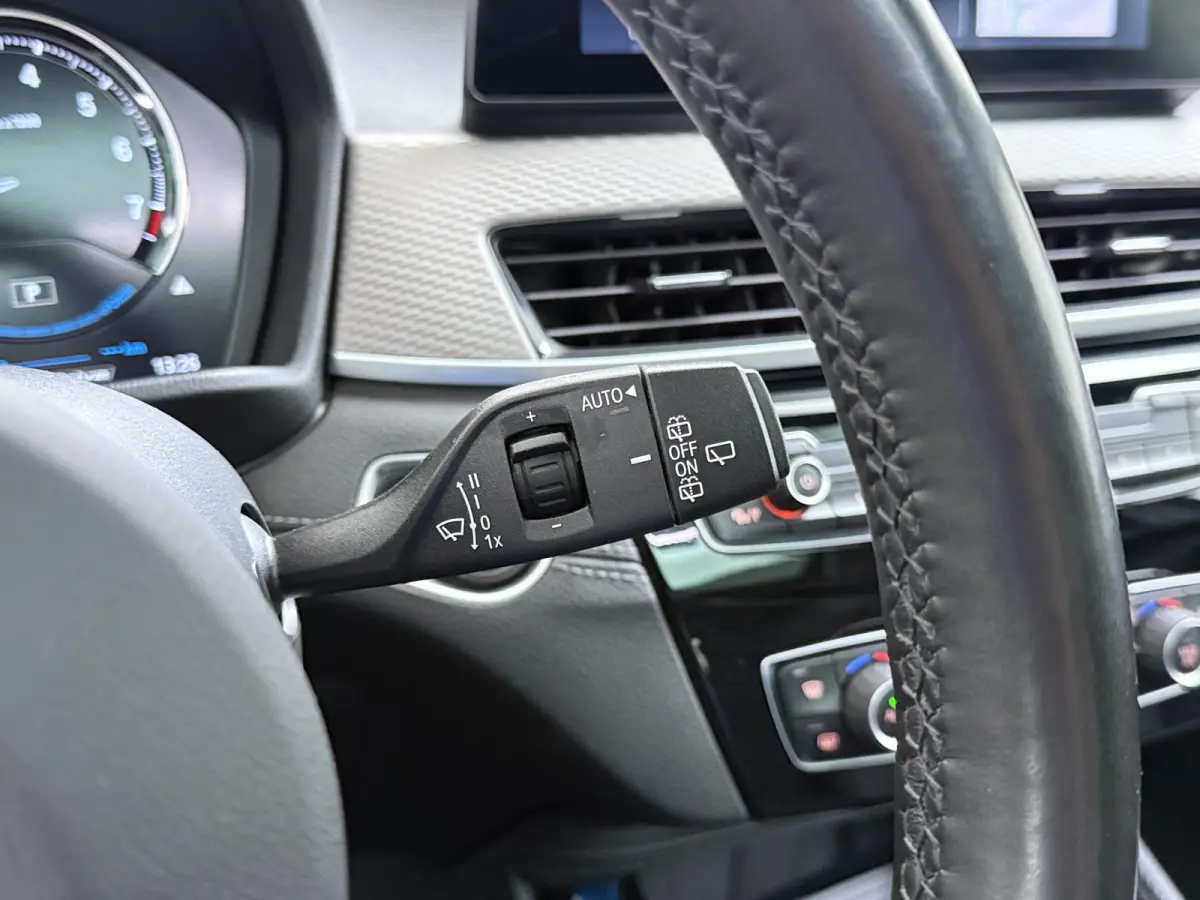 xDrive25e M SPORT Business Edition Plus VAN: 30.900,- VOOR: 27.330,- UW HERFSTVOORDEEL: 3.570,-  BOMVOL | PHEV| PANO| NAP| STOEL + STUURVERWARMING| COMFORT ACCESS| ELEK. ACHTERKLEP| AFNEEMBA