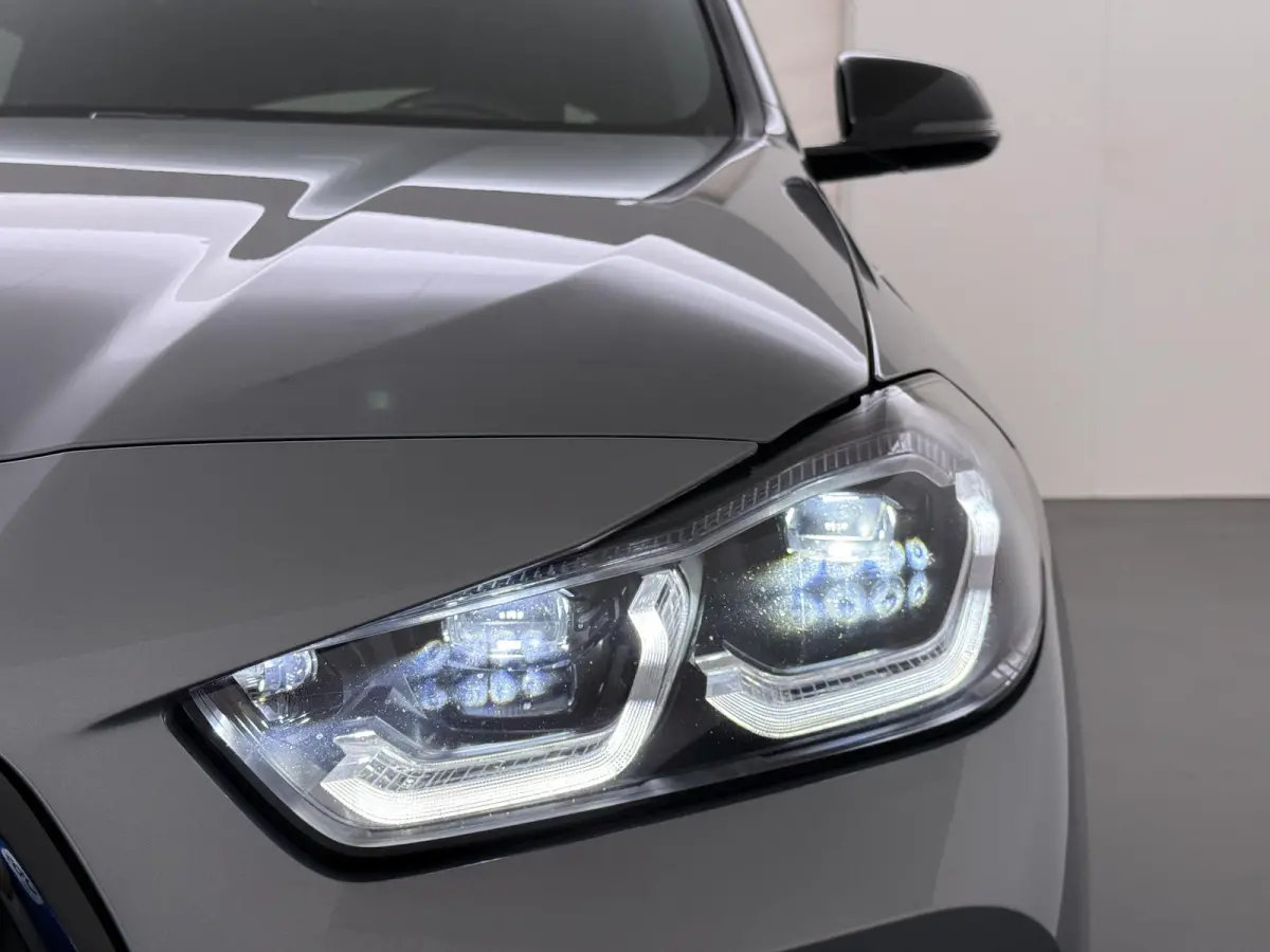 xDrive25e M SPORT Business Edition Plus VAN: 30.900,- VOOR: 27.330,- UW HERFSTVOORDEEL: 3.570,-  BOMVOL | PHEV| PANO| NAP| STOEL + STUURVERWARMING| COMFORT ACCESS| ELEK. ACHTERKLEP| AFNEEMBA
