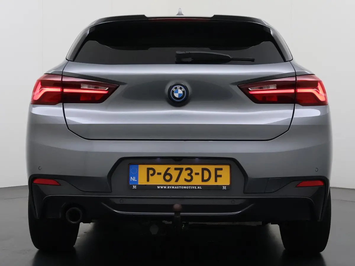 xDrive25e M SPORT Business Edition Plus VAN: 30.900,- VOOR: 27.330,- UW HERFSTVOORDEEL: 3.570,-  BOMVOL | PHEV| PANO| NAP| STOEL + STUURVERWARMING| COMFORT ACCESS| ELEK. ACHTERKLEP| AFNEEMBA