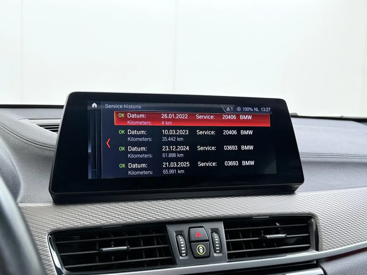 xDrive25e M SPORT Business Edition Plus VAN: 30.900,- VOOR: 27.330,- UW HERFSTVOORDEEL: 3.570,-  BOMVOL | PHEV| PANO| NAP| STOEL + STUURVERWARMING| COMFORT ACCESS| ELEK. ACHTERKLEP| AFNEEMBA