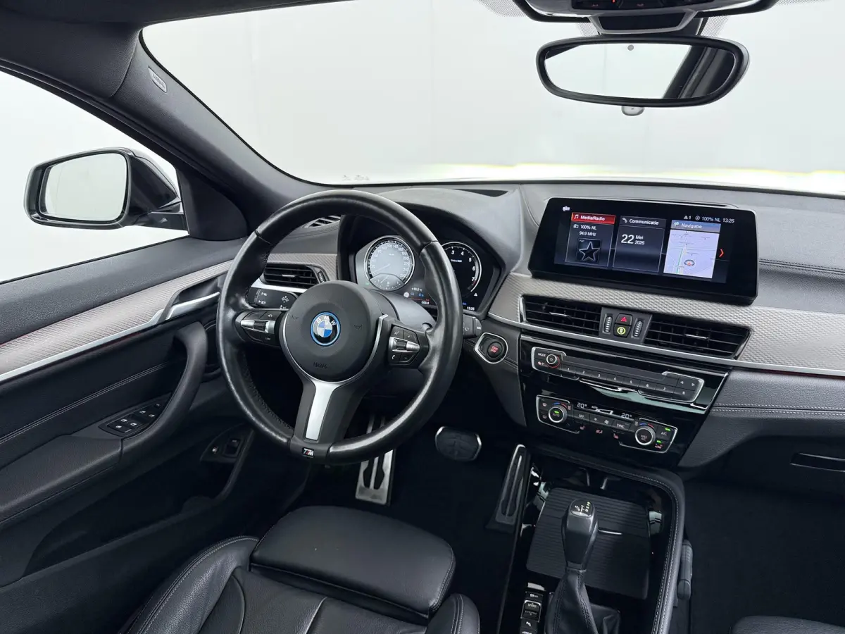 xDrive25e M SPORT Business Edition Plus VAN: 30.900,- VOOR: 27.330,- UW HERFSTVOORDEEL: 3.570,-  BOMVOL | PHEV| PANO| NAP| STOEL + STUURVERWARMING| COMFORT ACCESS| ELEK. ACHTERKLEP| AFNEEMBA