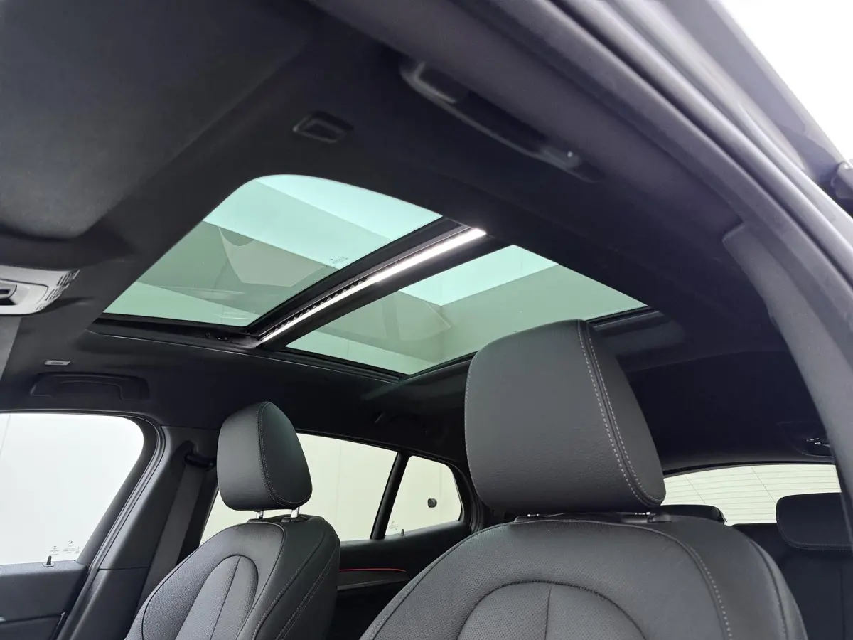 xDrive25e M SPORT Business Edition Plus VAN: 30.900,- VOOR: 27.330,- UW HERFSTVOORDEEL: 3.570,-  BOMVOL | PHEV| PANO| NAP| STOEL + STUURVERWARMING| COMFORT ACCESS| ELEK. ACHTERKLEP| AFNEEMBA