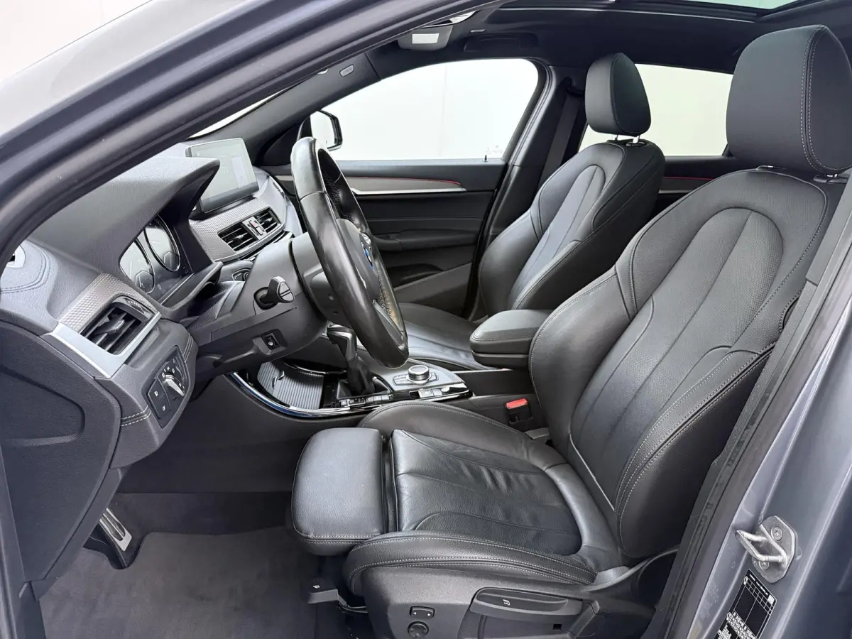 xDrive25e M SPORT Business Edition Plus VAN: 30.900,- VOOR: 27.330,- UW HERFSTVOORDEEL: 3.570,-  BOMVOL | PHEV| PANO| NAP| STOEL + STUURVERWARMING| COMFORT ACCESS| ELEK. ACHTERKLEP| AFNEEMBA