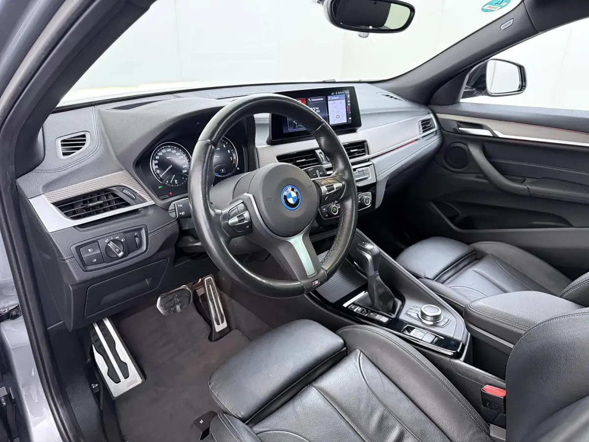xDrive25e M SPORT Business Edition Plus VAN: 30.900,- VOOR: 27.330,- UW HERFSTVOORDEEL: 3.570,-  BOMVOL | PHEV| PANO| NAP| STOEL + STUURVERWARMING| COMFORT ACCESS| ELEK. ACHTERKLEP| AFNEEMBA