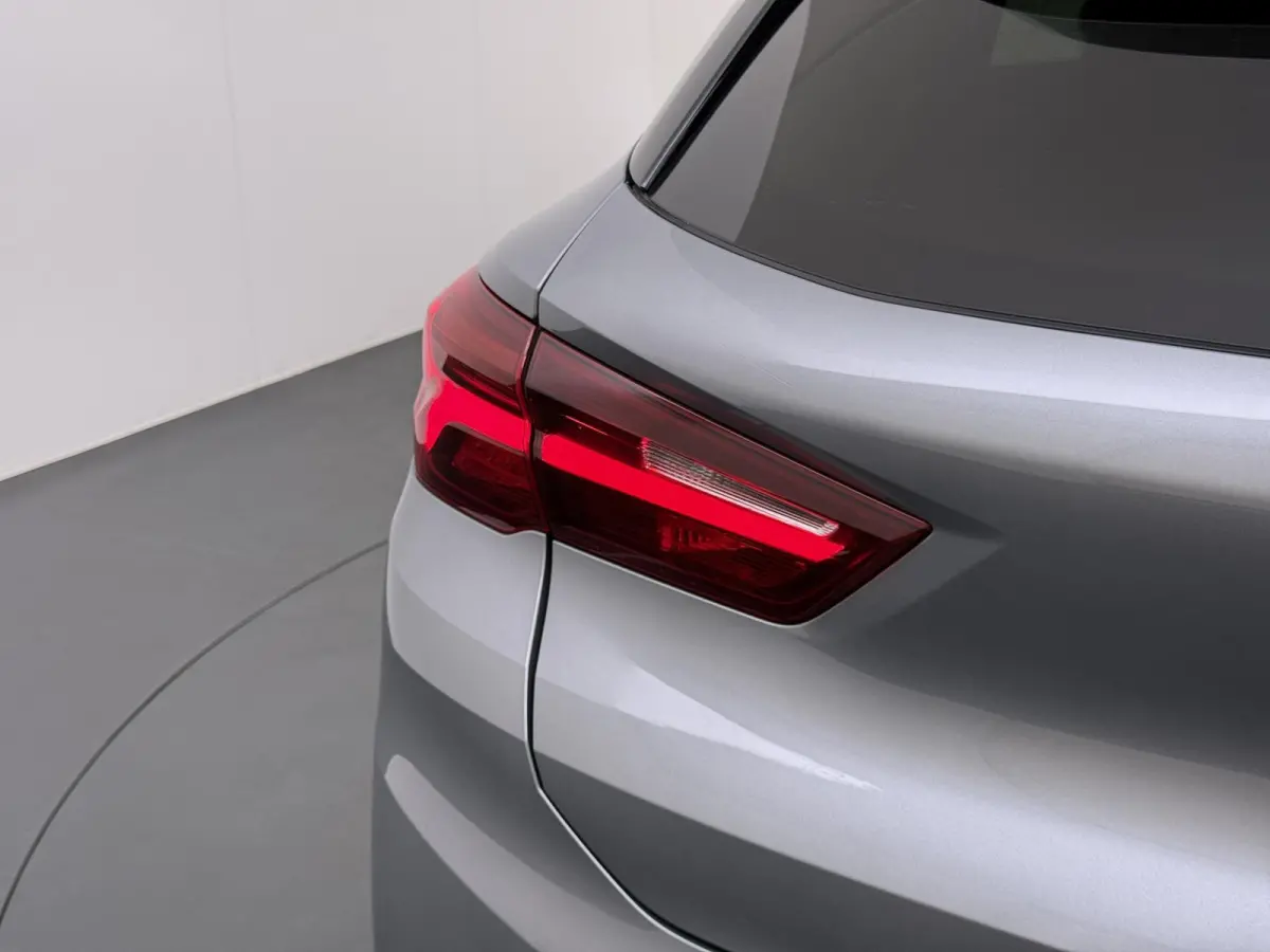 xDrive25e M SPORT Business Edition Plus VAN: 30.900,- VOOR: 27.330,- UW HERFSTVOORDEEL: 3.570,-  BOMVOL | PHEV| PANO| NAP| STOEL + STUURVERWARMING| COMFORT ACCESS| ELEK. ACHTERKLEP| AFNEEMBA