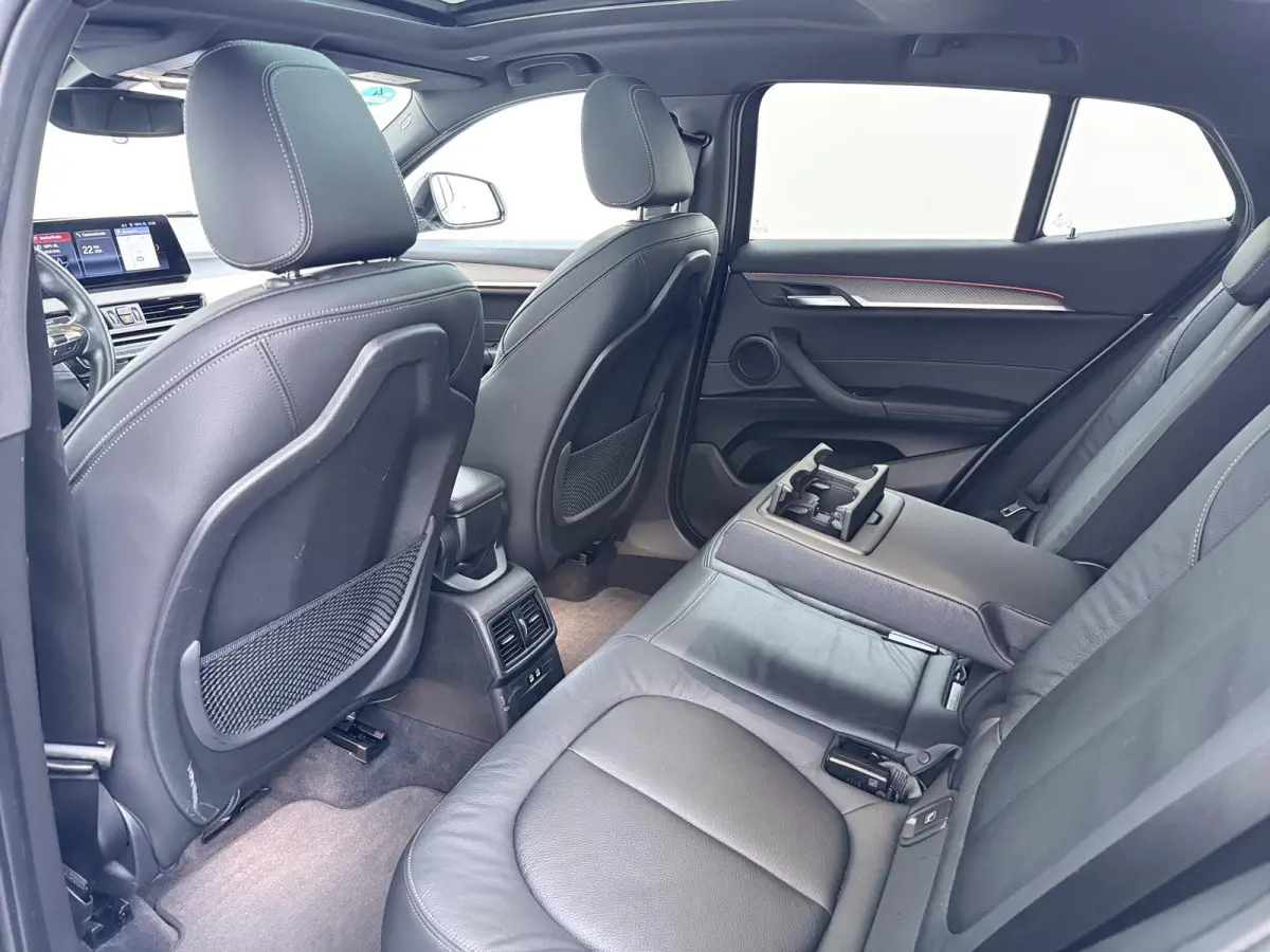 xDrive25e M SPORT Business Edition Plus VAN: 30.900,- VOOR: 27.330,- UW HERFSTVOORDEEL: 3.570,-  BOMVOL | PHEV| PANO| NAP| STOEL + STUURVERWARMING| COMFORT ACCESS| ELEK. ACHTERKLEP| AFNEEMBA