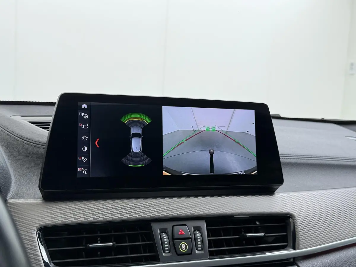 xDrive25e M SPORT Business Edition Plus VAN: 30.900,- VOOR: 27.330,- UW HERFSTVOORDEEL: 3.570,-  BOMVOL | PHEV| PANO| NAP| STOEL + STUURVERWARMING| COMFORT ACCESS| ELEK. ACHTERKLEP| AFNEEMBA