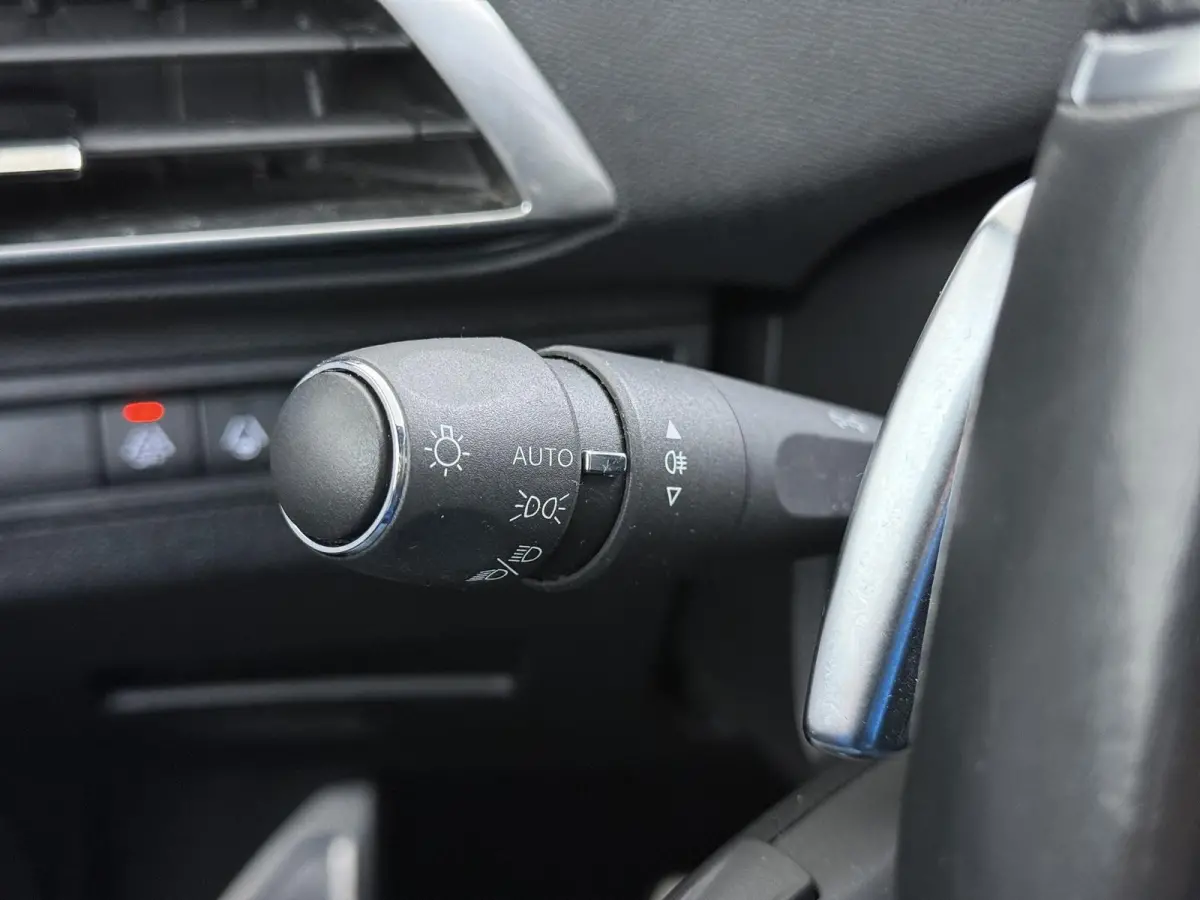 GT VAN:24.900,- VOOR:21.877,- UW HERFSTVOORDEEL:3.023,- PHEV | APPLE CARPLAY | ELEKTRISCHE ACHTERKLEP | CAMERA VOOR + ACHTER | ADAPTIVE CRUISE CONTROL | FOCAL AUDIO | DODEHOEK DETECTIE| RIJK