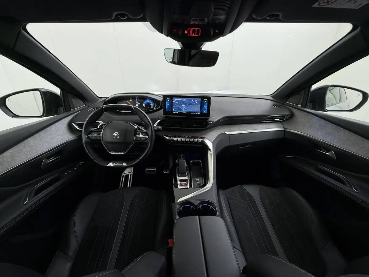 GT VAN:24.900,- VOOR:21.877,- UW HERFSTVOORDEEL:3.023,- PHEV | APPLE CARPLAY | ELEKTRISCHE ACHTERKLEP | CAMERA VOOR + ACHTER | ADAPTIVE CRUISE CONTROL | FOCAL AUDIO | DODEHOEK DETECTIE| RIJK