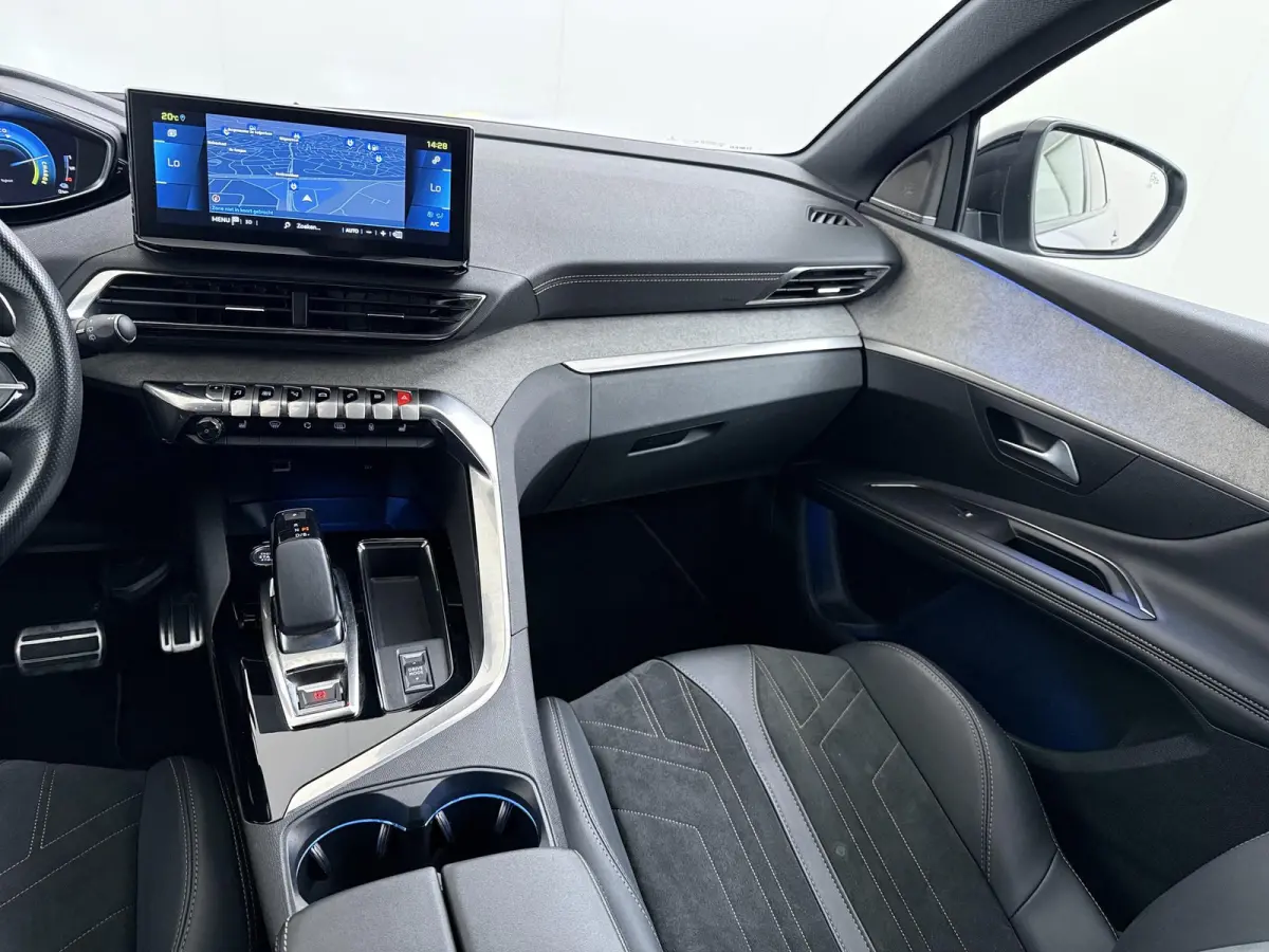 GT VAN:24.900,- VOOR:21.877,- UW HERFSTVOORDEEL:3.023,- PHEV | APPLE CARPLAY | ELEKTRISCHE ACHTERKLEP | CAMERA VOOR + ACHTER | ADAPTIVE CRUISE CONTROL | FOCAL AUDIO | DODEHOEK DETECTIE| RIJK
