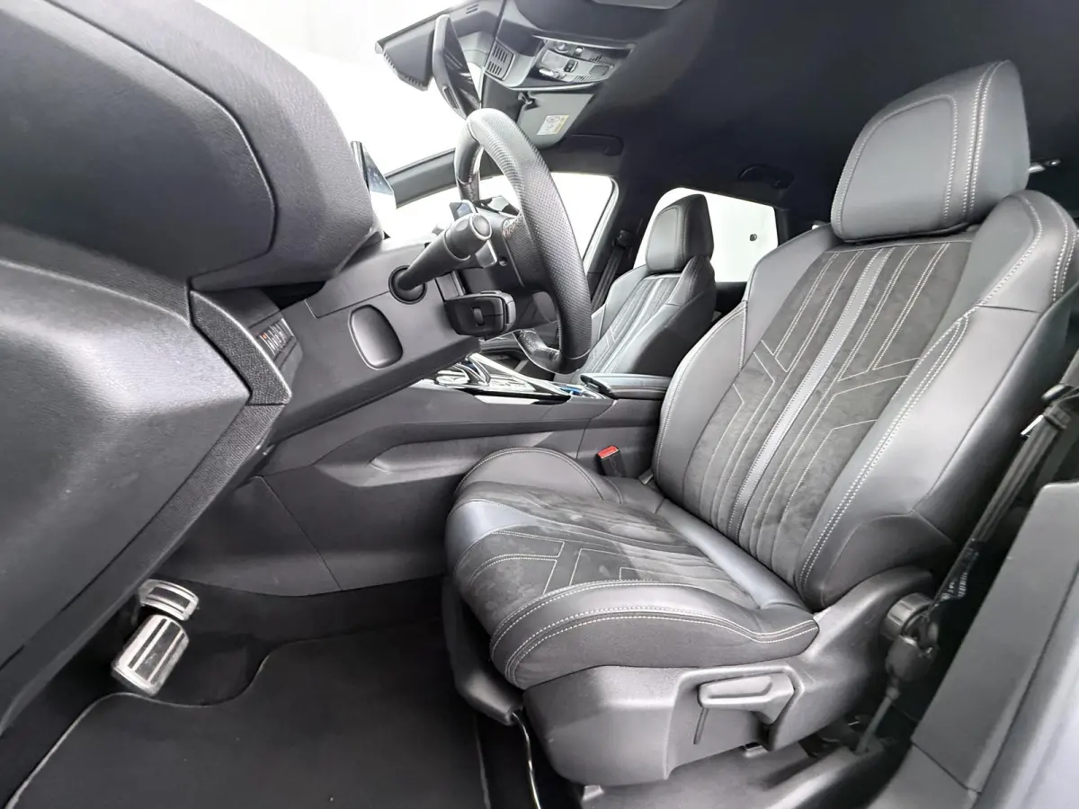 GT VAN:24.900,- VOOR:21.877,- UW HERFSTVOORDEEL:3.023,- PHEV | APPLE CARPLAY | ELEKTRISCHE ACHTERKLEP | CAMERA VOOR + ACHTER | ADAPTIVE CRUISE CONTROL | FOCAL AUDIO | DODEHOEK DETECTIE| RIJK