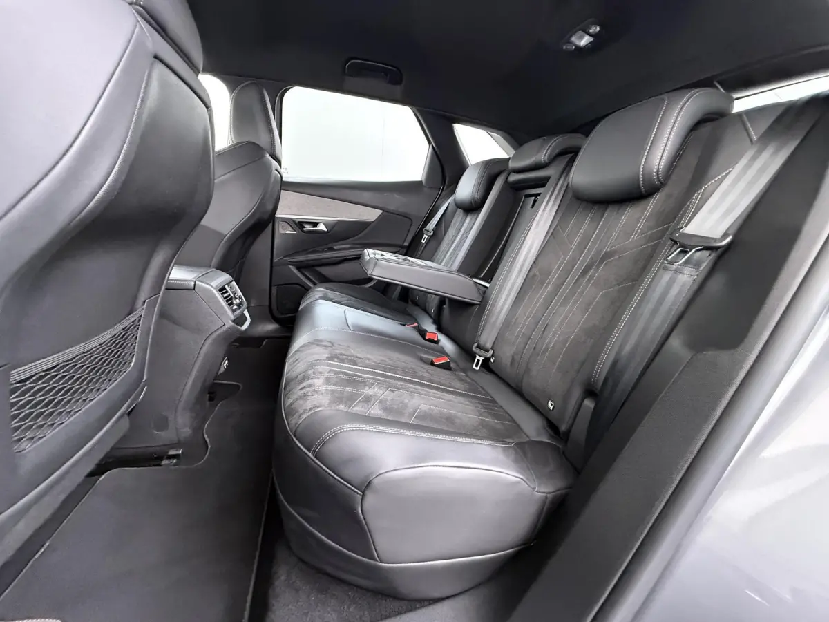 GT VAN:24.900,- VOOR:21.877,- UW HERFSTVOORDEEL:3.023,- PHEV | APPLE CARPLAY | ELEKTRISCHE ACHTERKLEP | CAMERA VOOR + ACHTER | ADAPTIVE CRUISE CONTROL | FOCAL AUDIO | DODEHOEK DETECTIE| RIJK